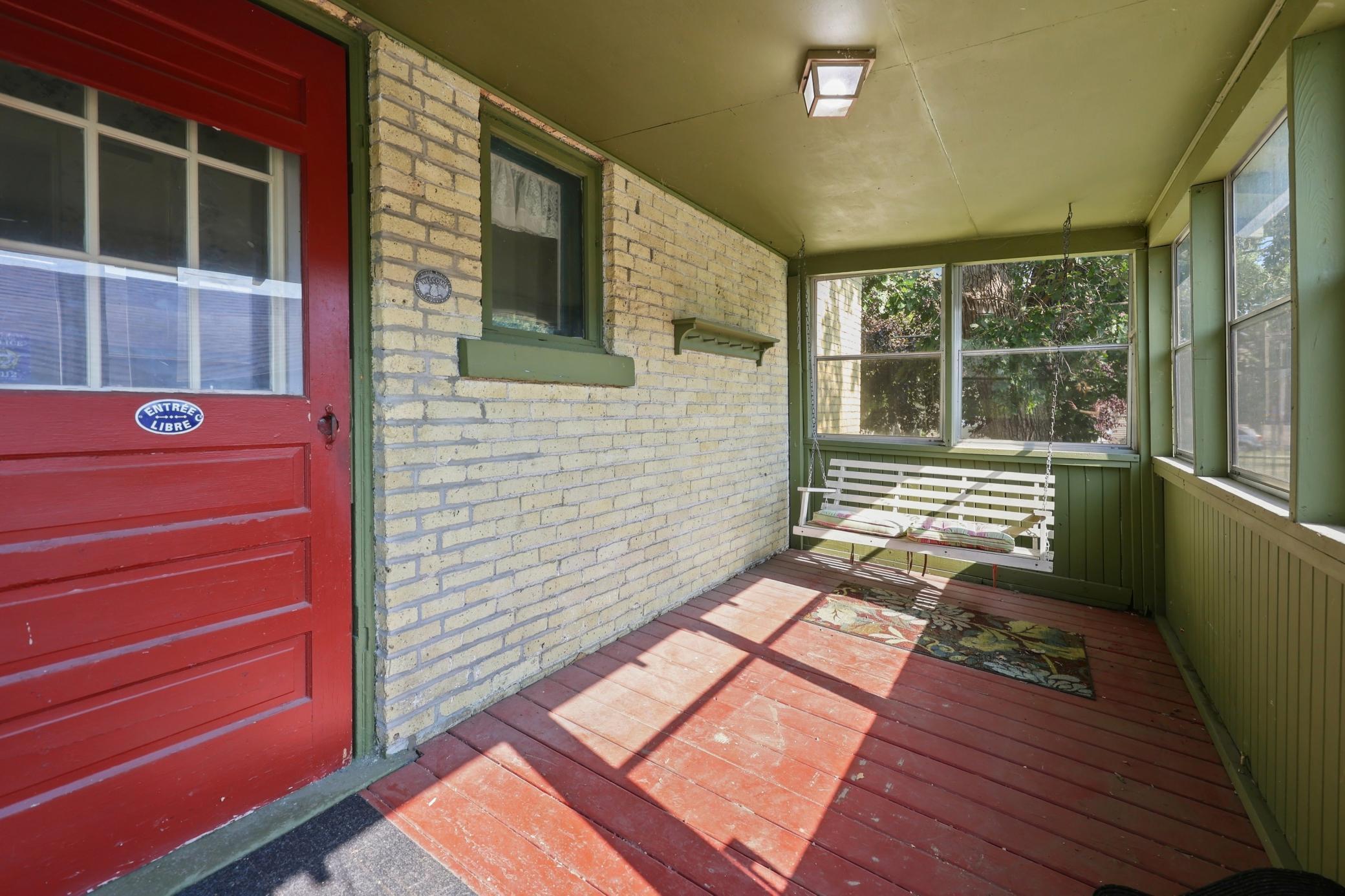 327 4th Avenue S Property Photo 15