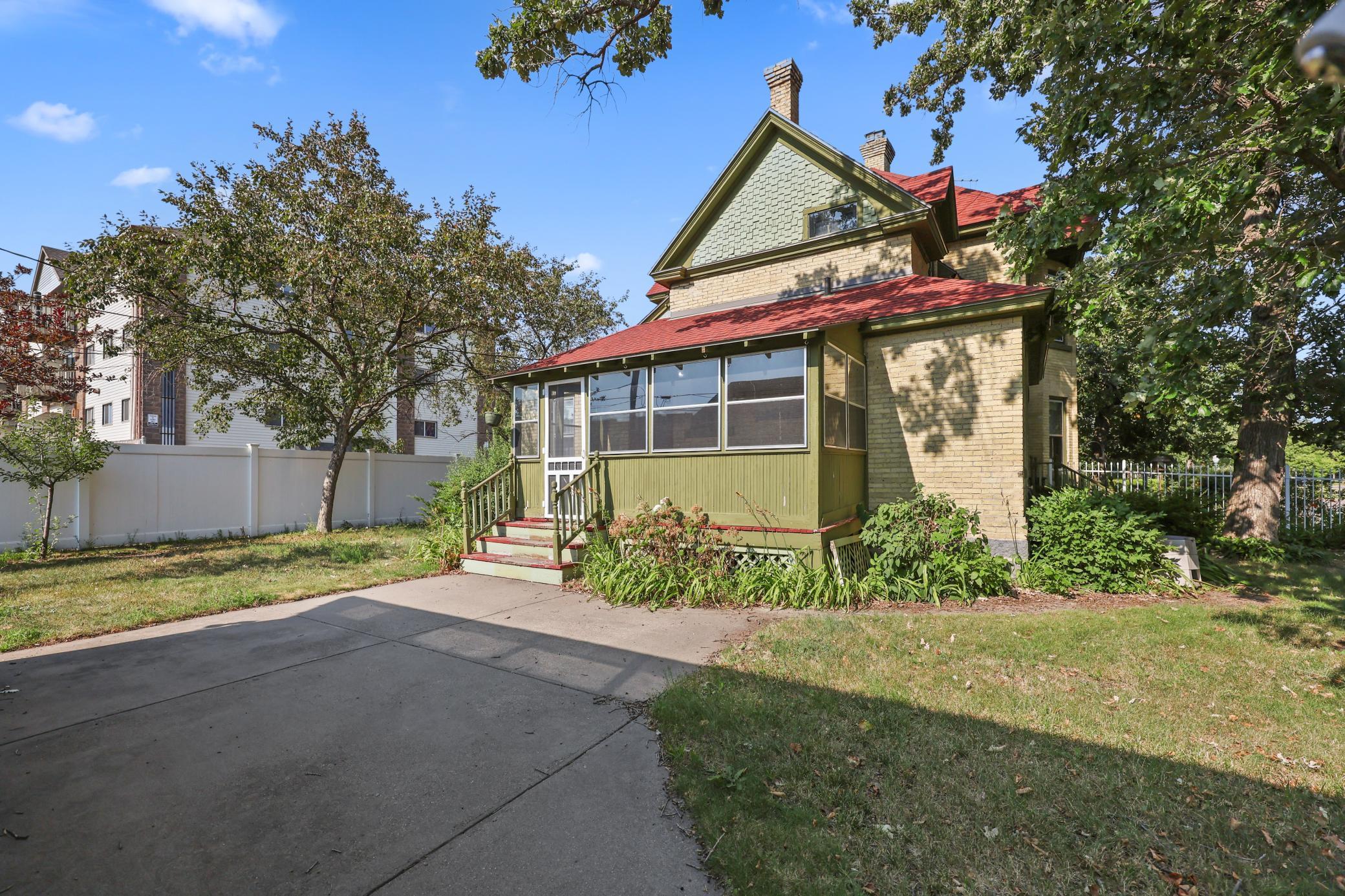 327 4th Avenue S Property Photo 17