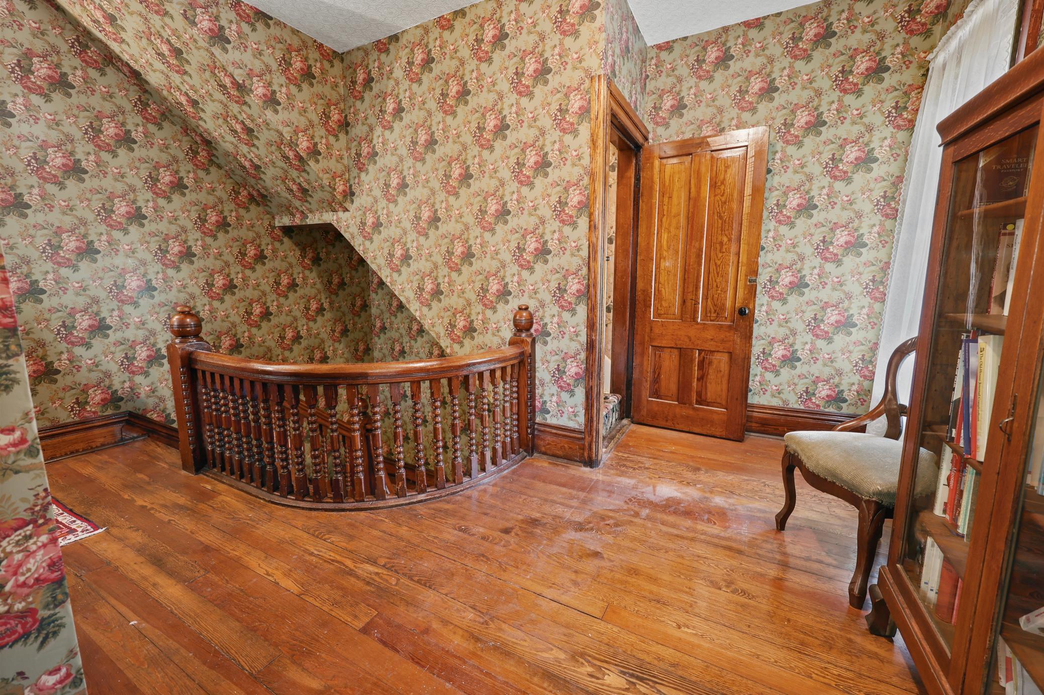 327 4th Avenue S Property Photo 37