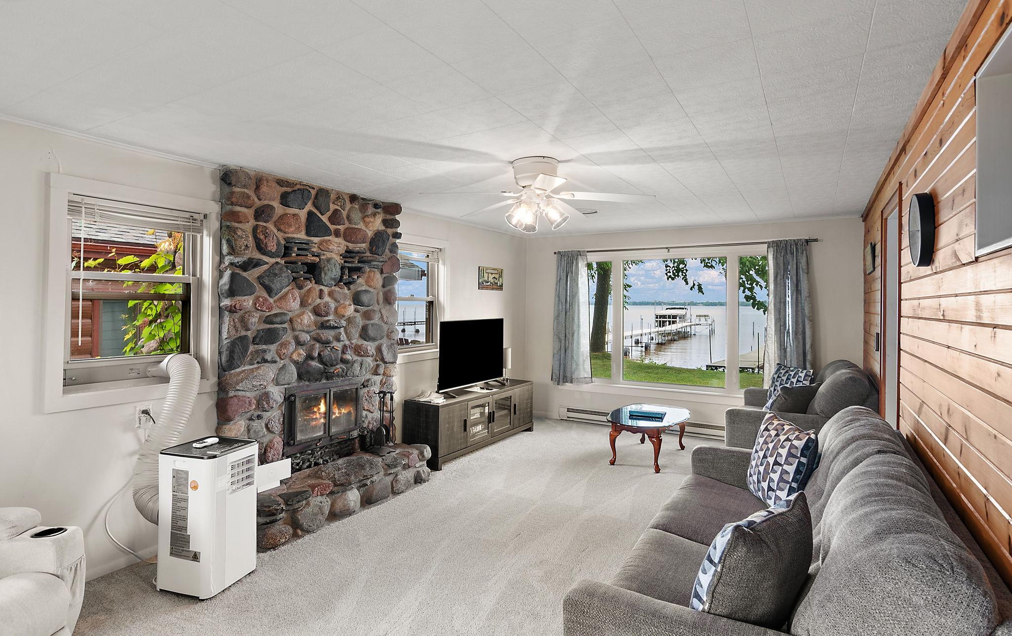 4228 Point Walk Property Photo 6