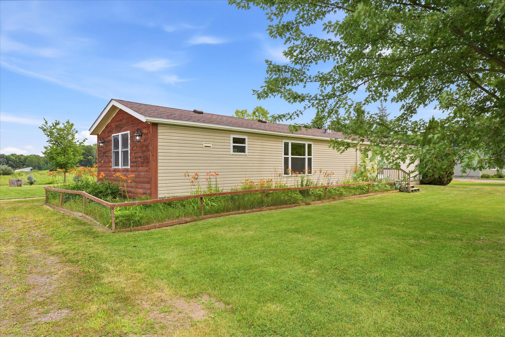 9528 Quail Road Property Photo 4