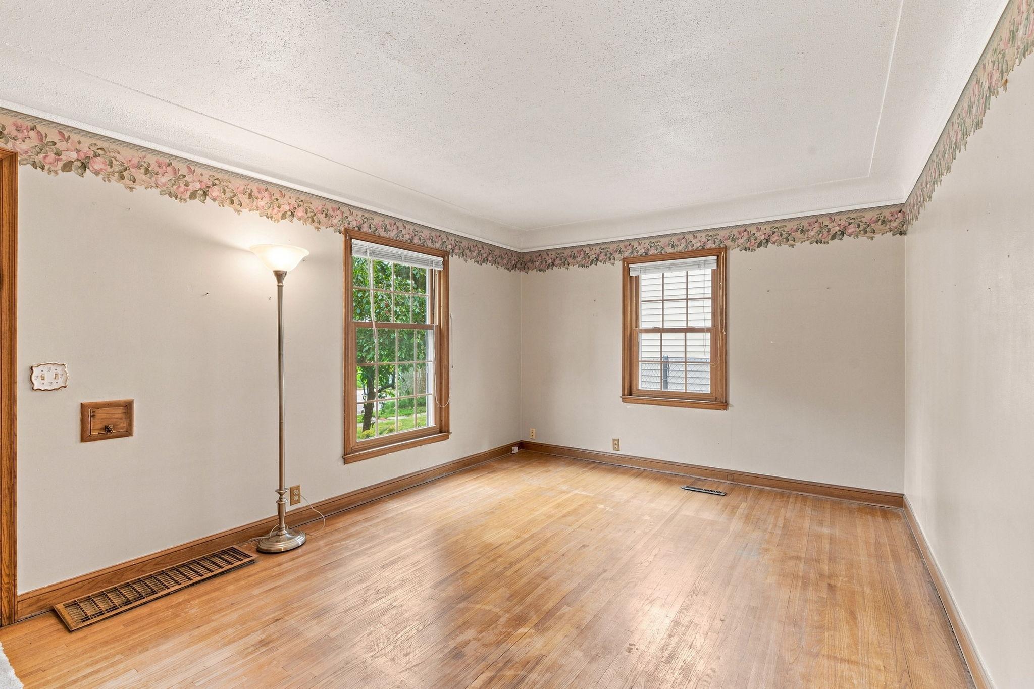 3326 Lincoln Street Ne Property Photo 12