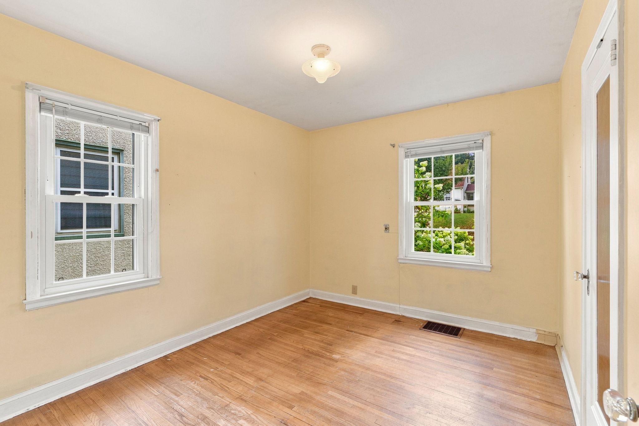 3326 Lincoln Street Ne Property Photo 14