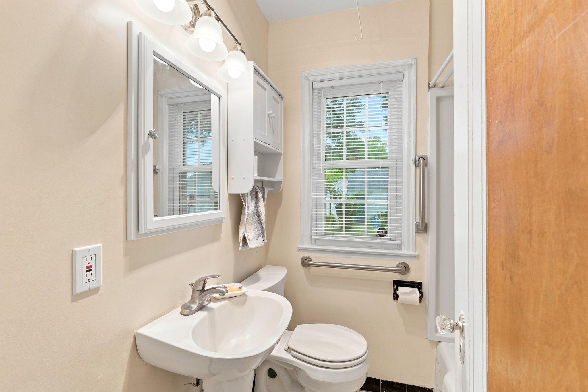 3326 Lincoln Street Ne Property Photo 18