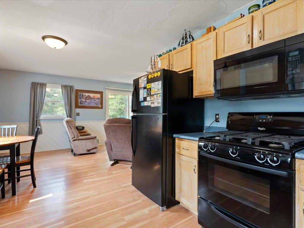 1066 8th Avenue Ne Property Photo 3