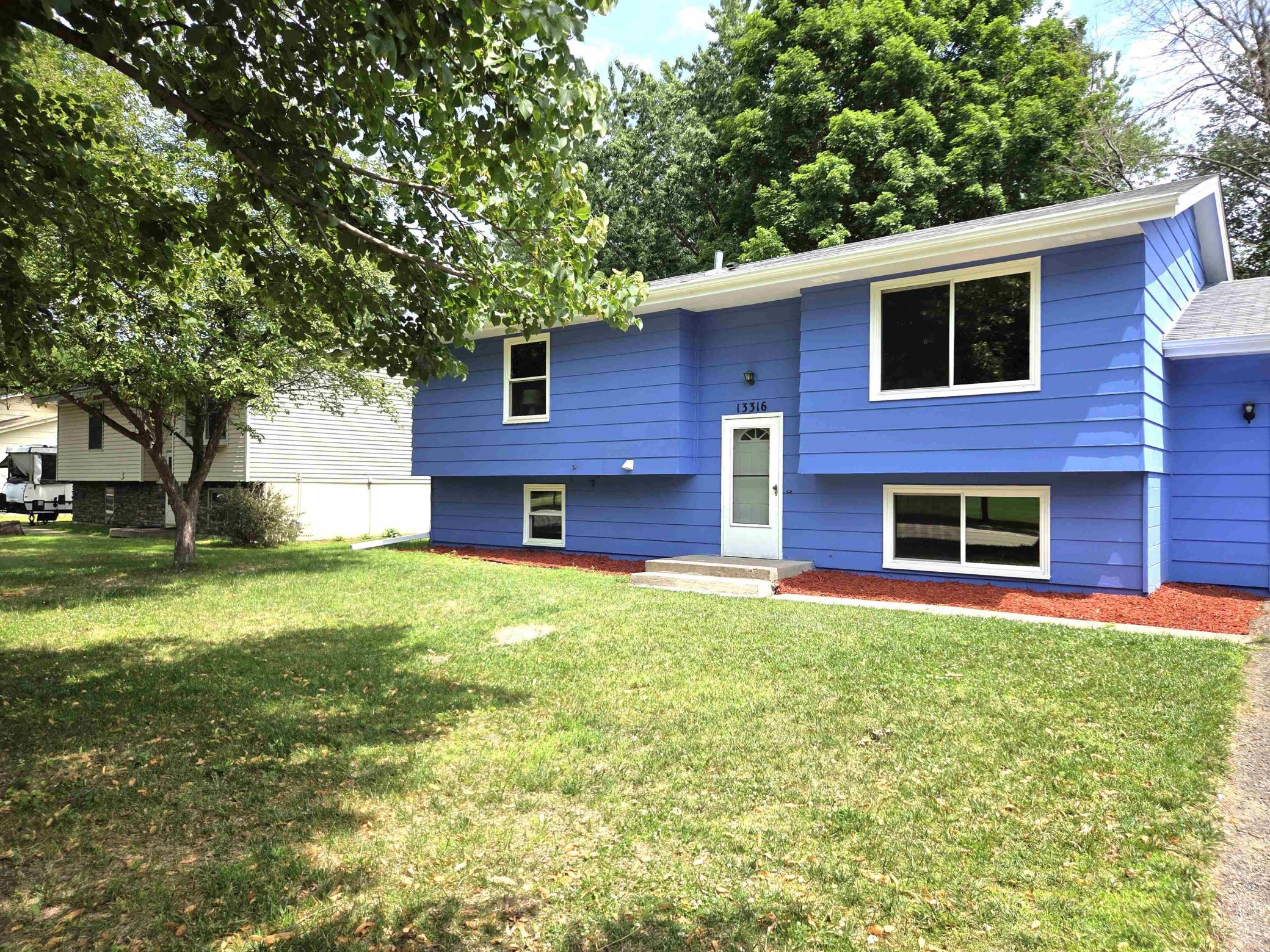 13316 Valley Forge Lane N Property Photo 2