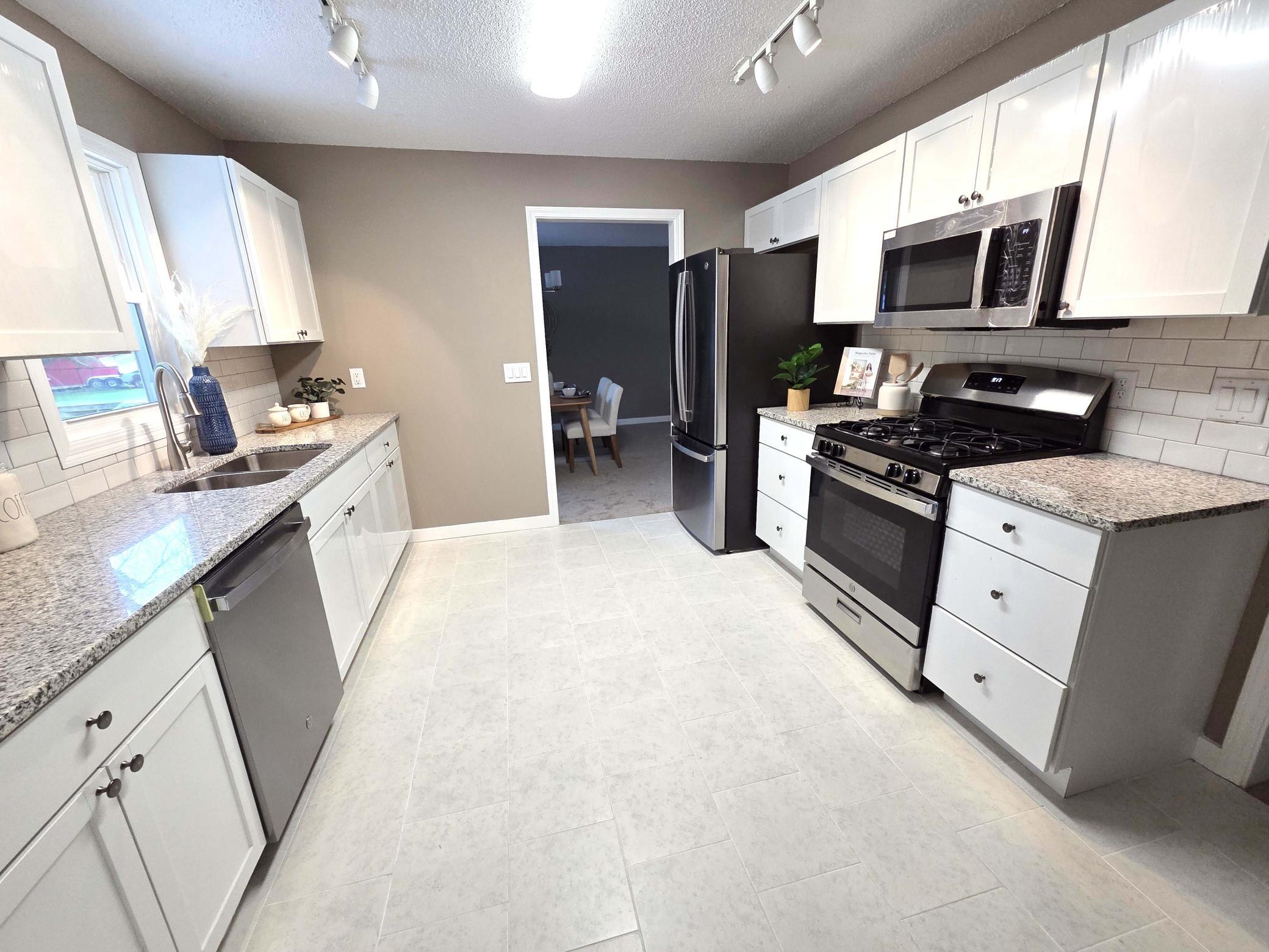 13316 Valley Forge Lane N Property Photo 10