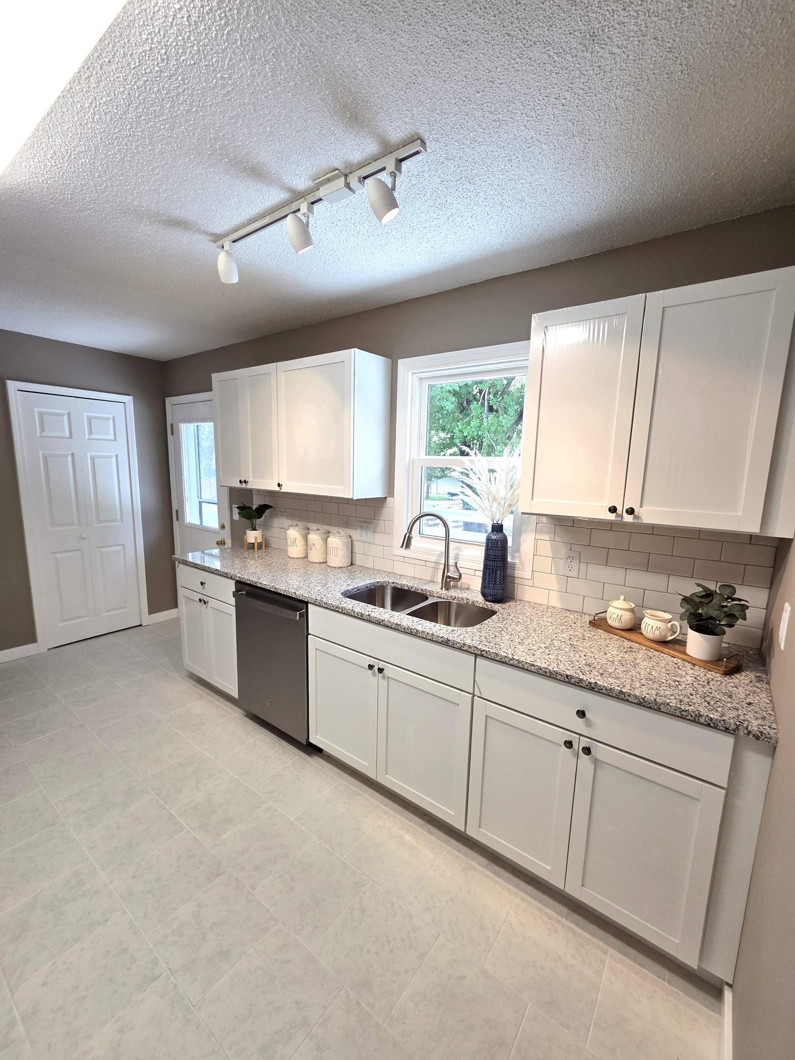 13316 Valley Forge Lane N Property Photo 11