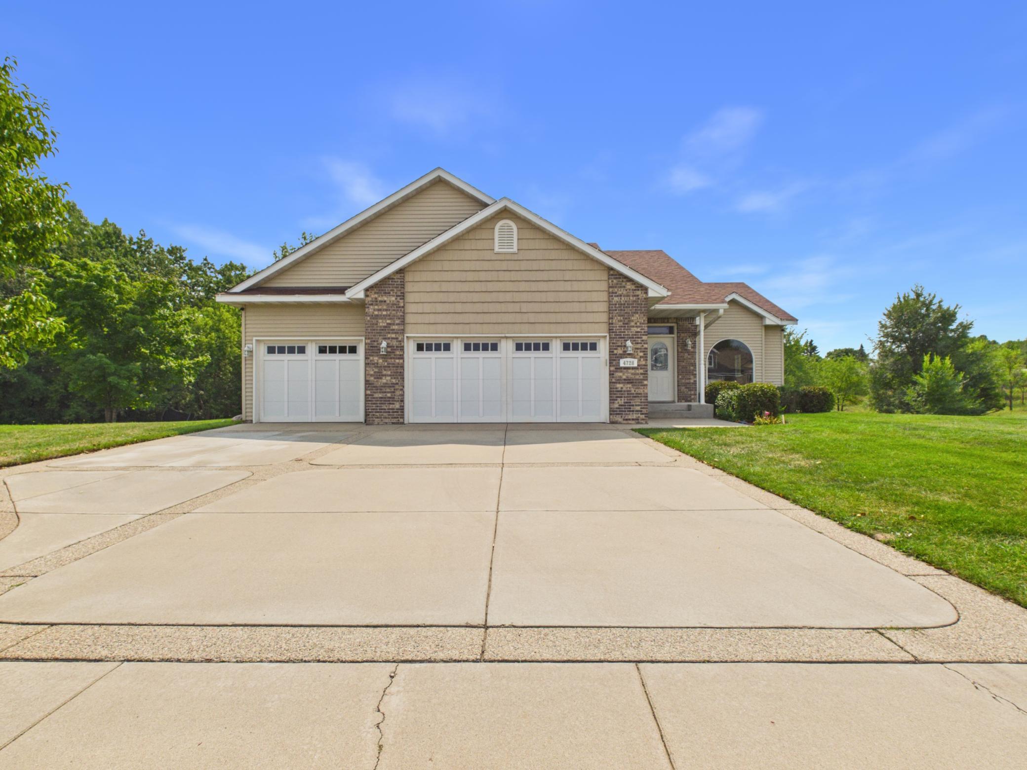 4728 4th Street Loop NE Property Photo 1