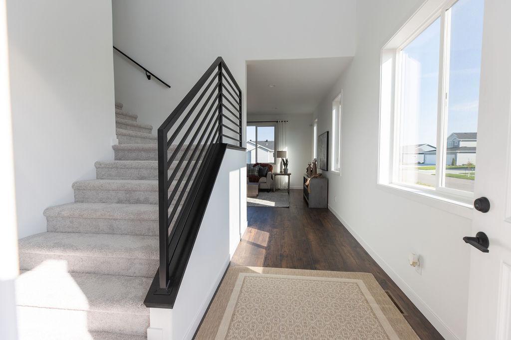 6814 Selkirk Drive S Property Photo 10