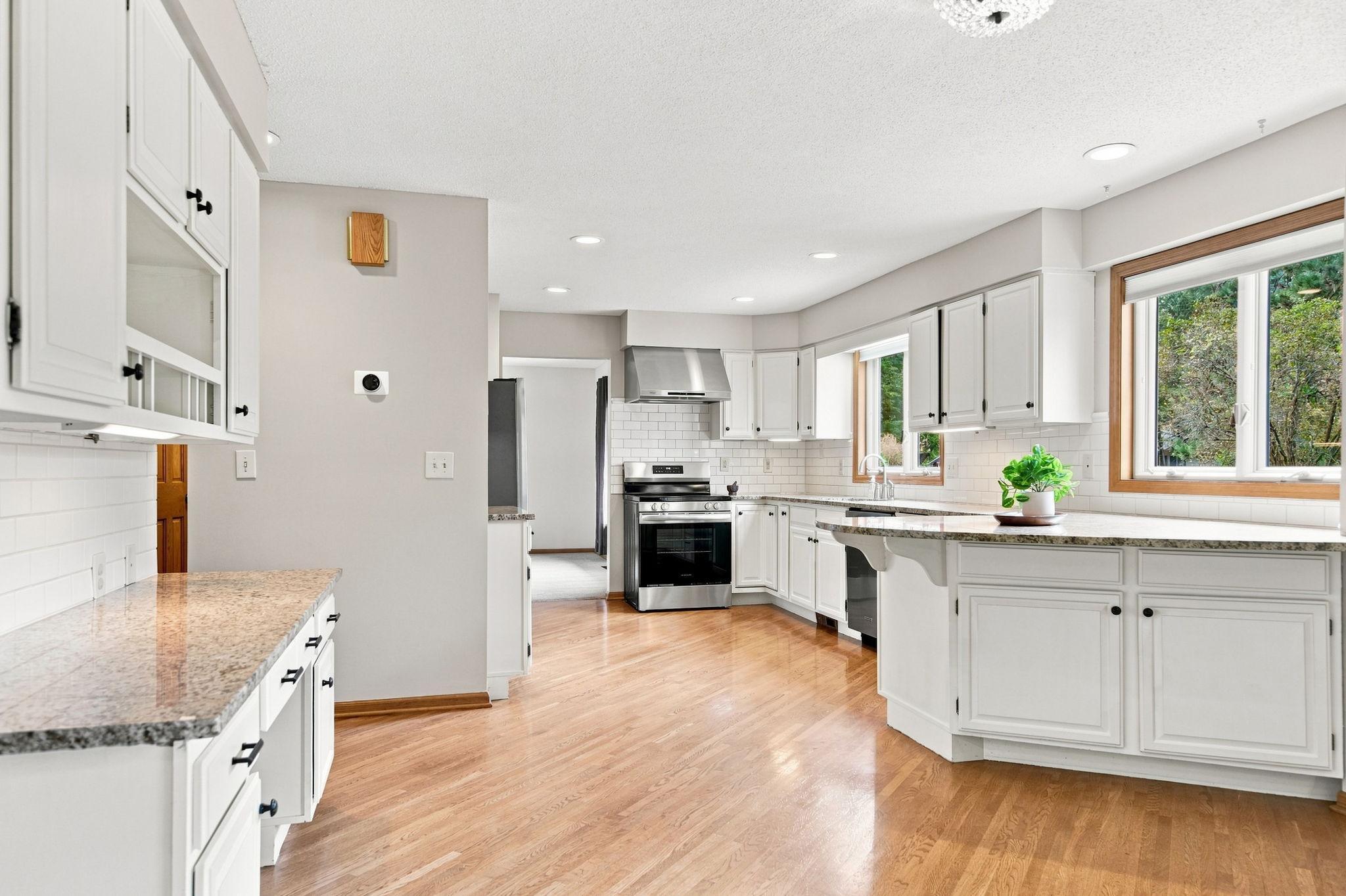 10340 Summer Place Property Photo 6