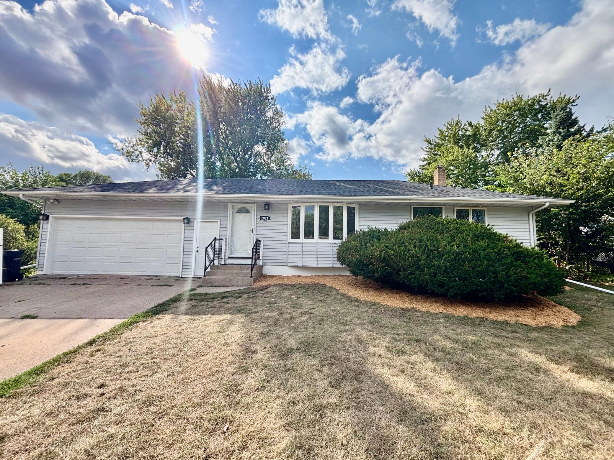 2021 Chambers Street Property Photo 1