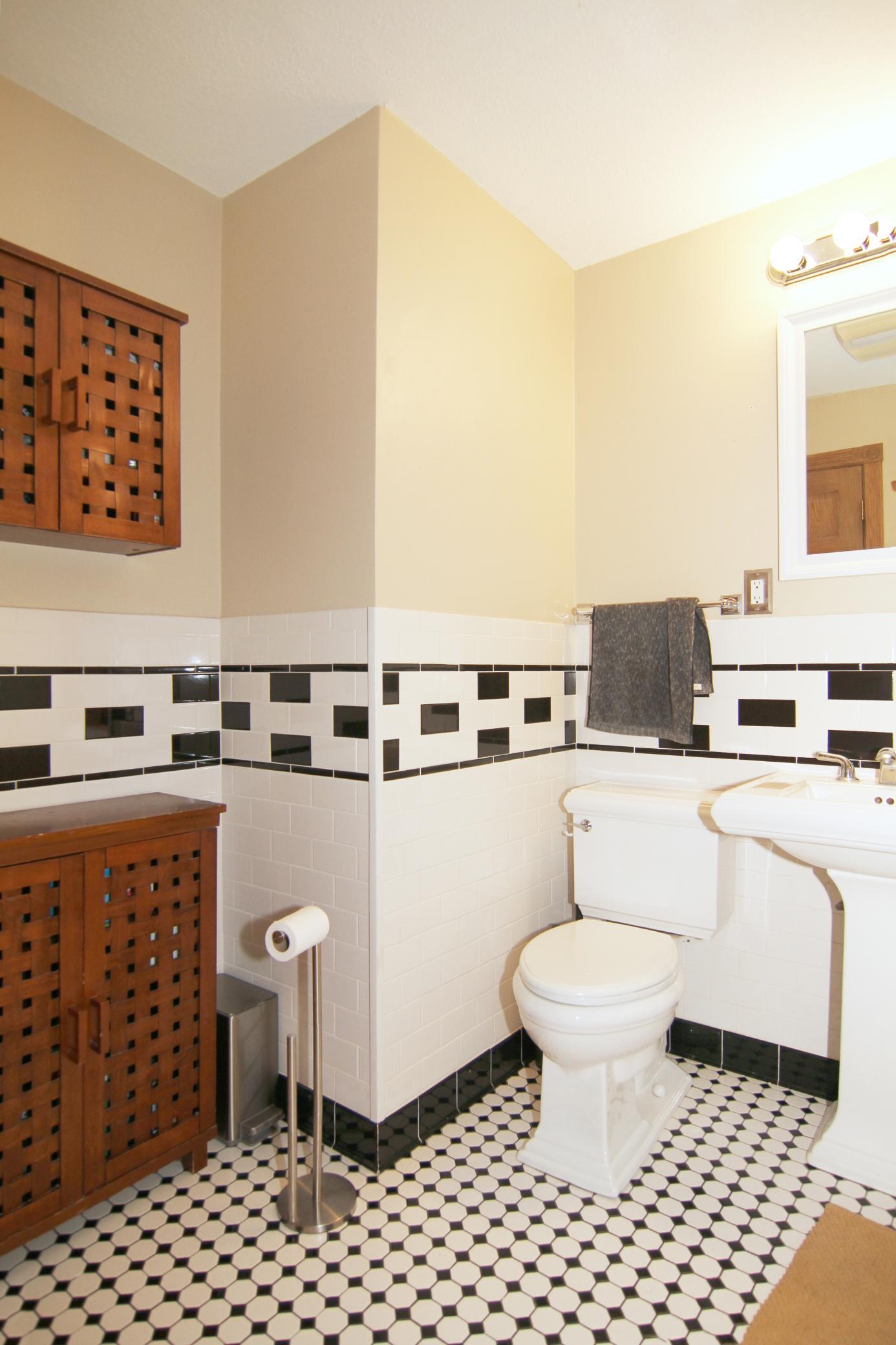 4142 Upton Avenue N Property Photo 20