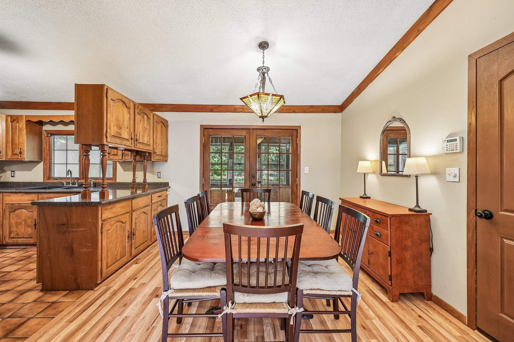 4311 Williston Road Property Photo 3