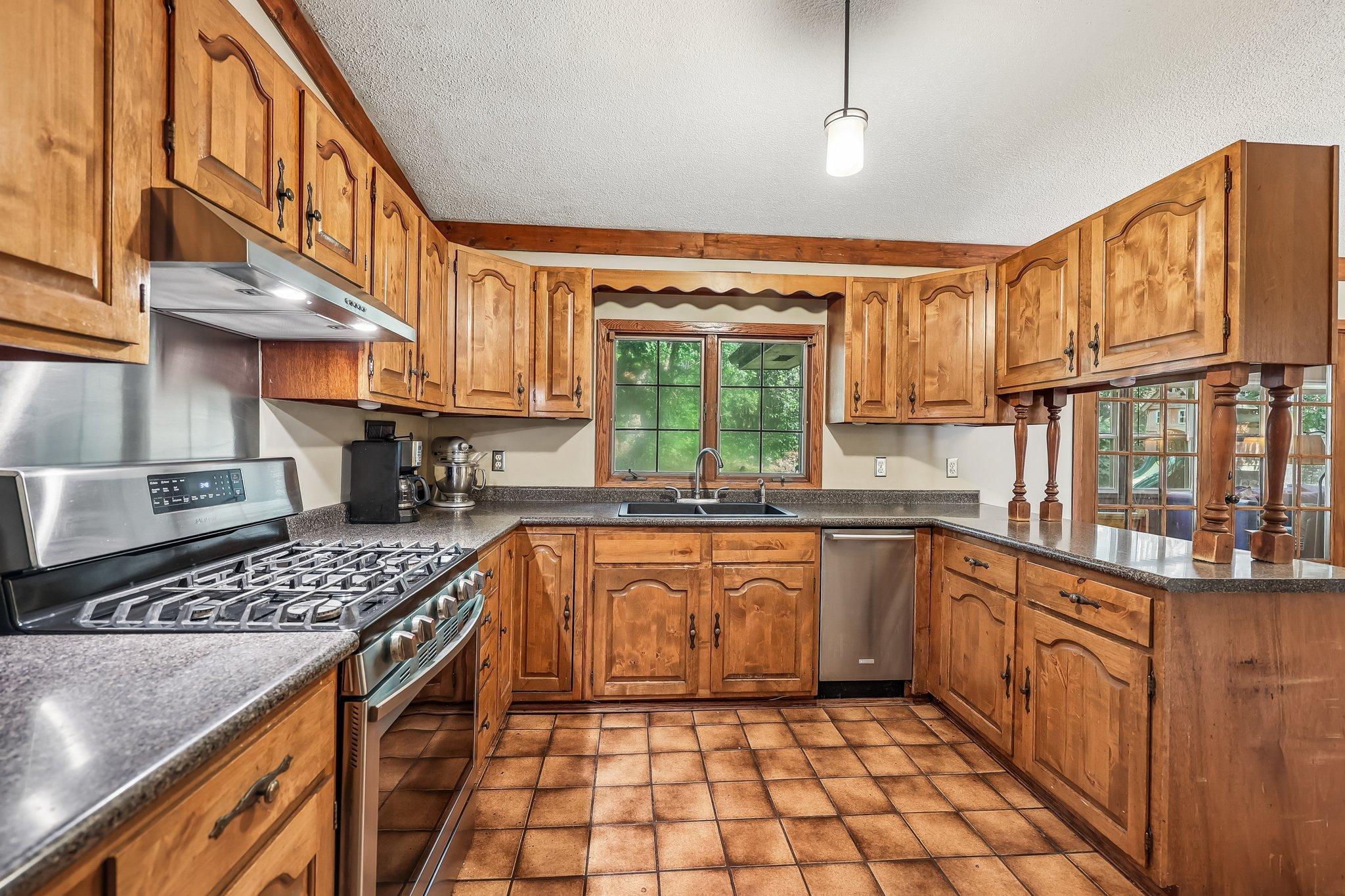 4311 Williston Road Property Photo 4
