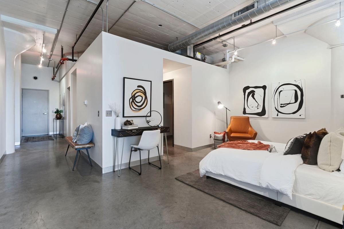 730 Stinson Boulevard 320 Property Photo 5
