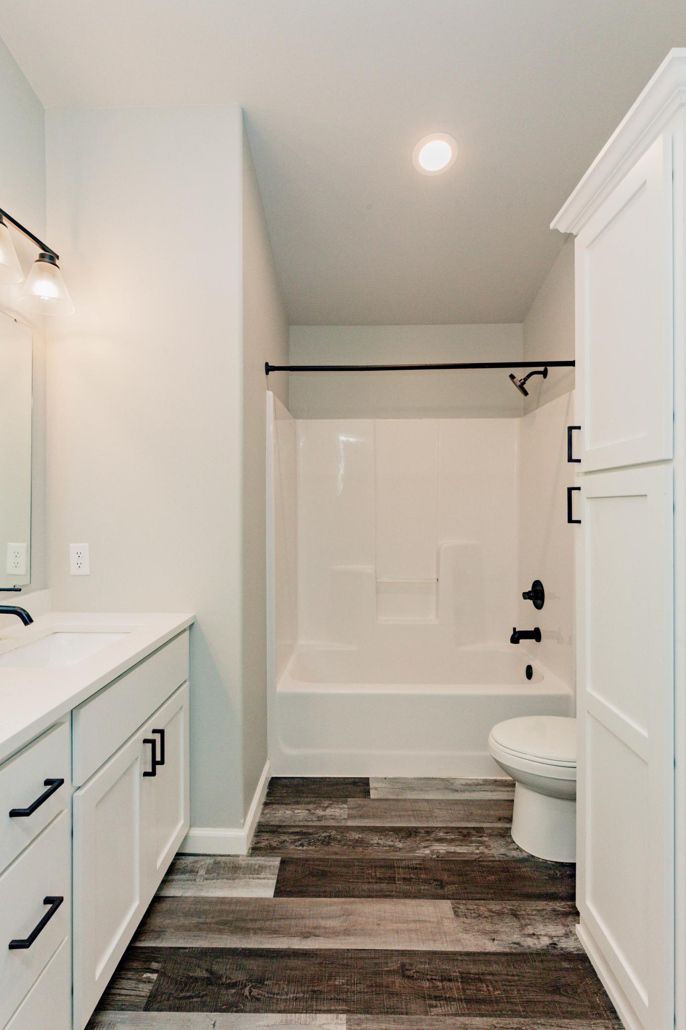 166 Pine Avenue Property Photo 13