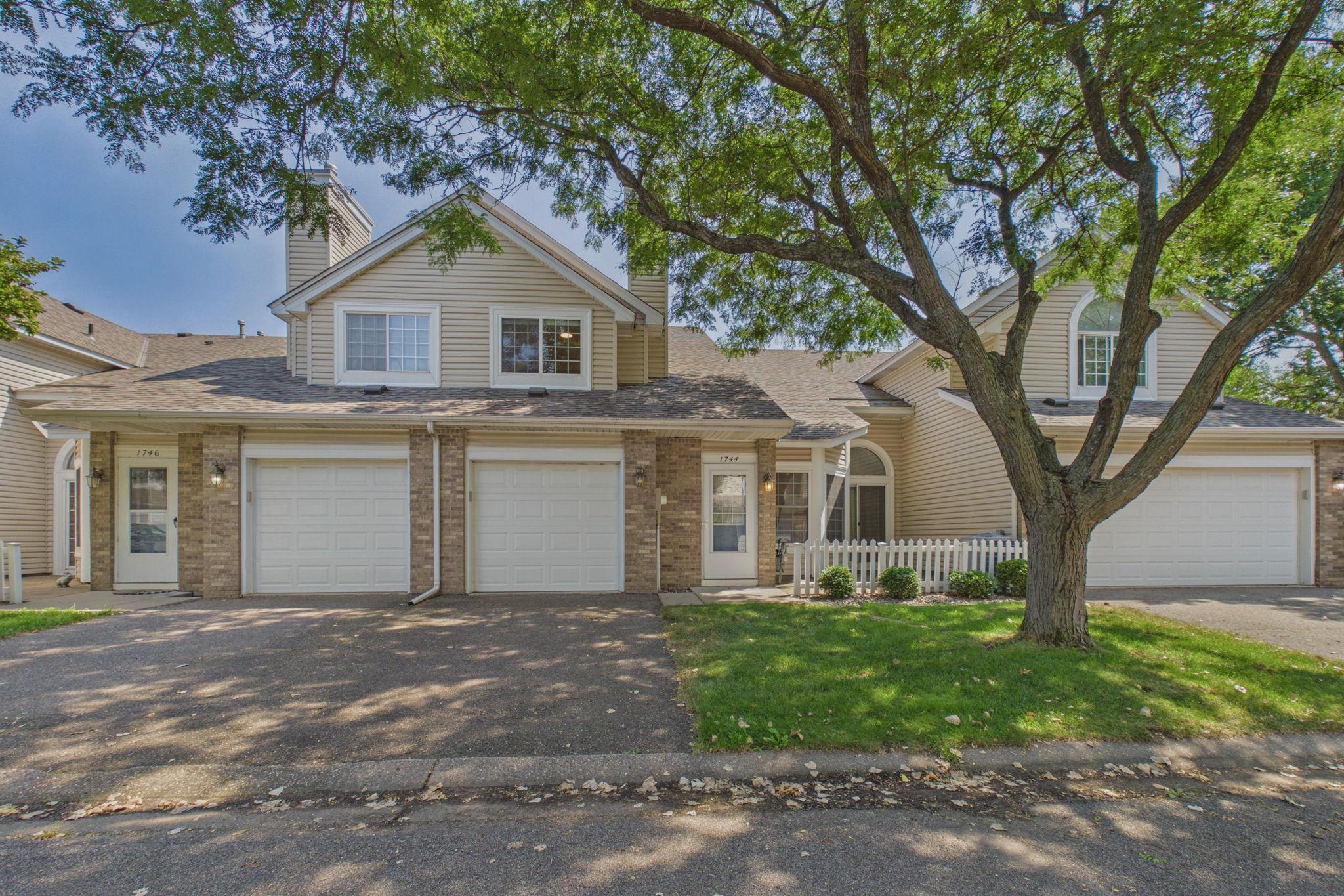 1744 Maple Court Property Photo 2