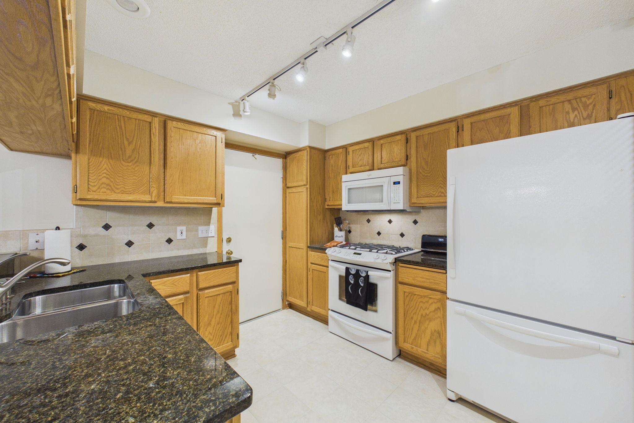 1744 Maple Court Property Photo 11