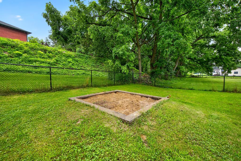 330 1st Avenue Ne Property Photo 33