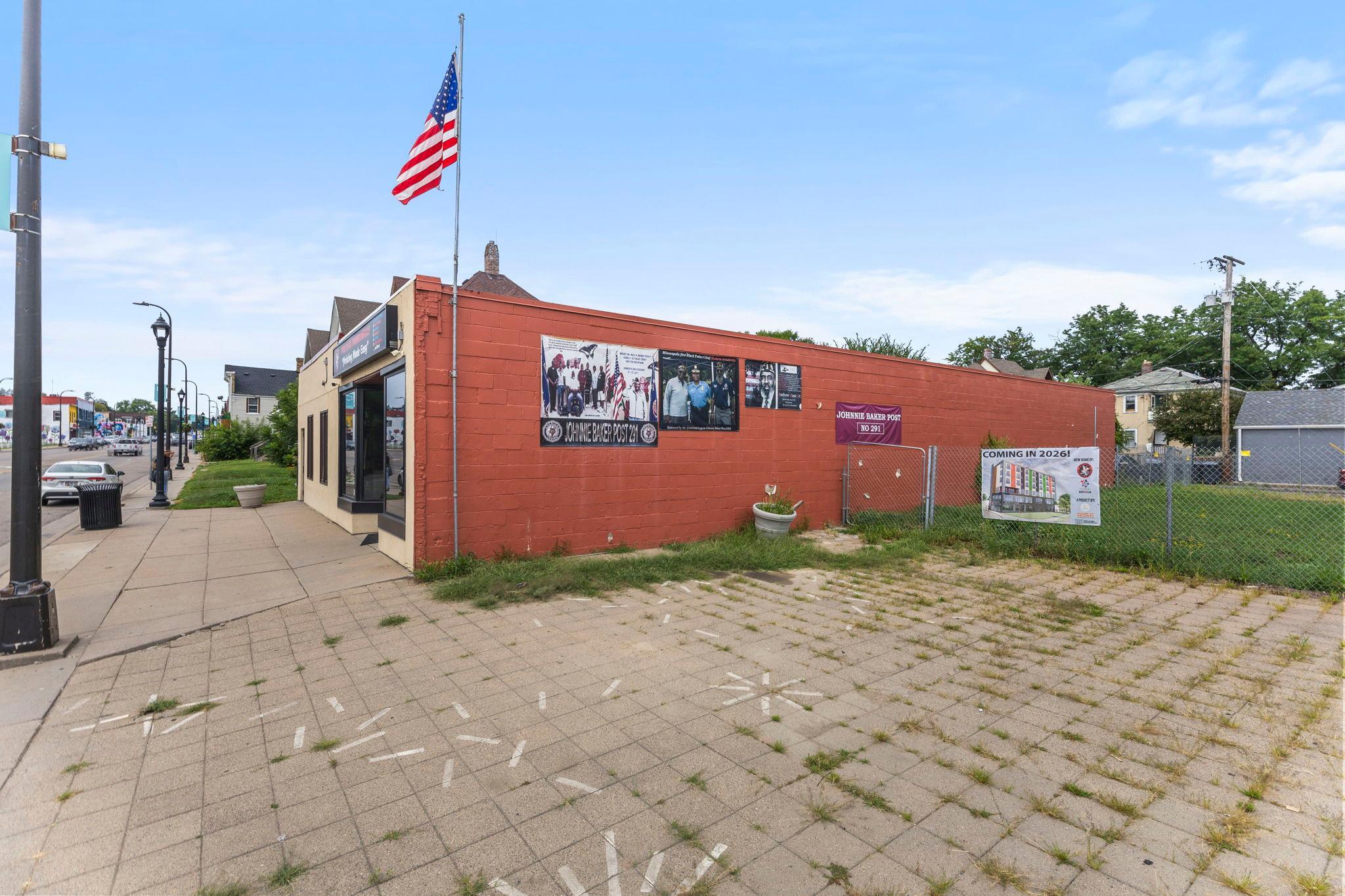 2038 W Broadway Avenue Property Photo 17