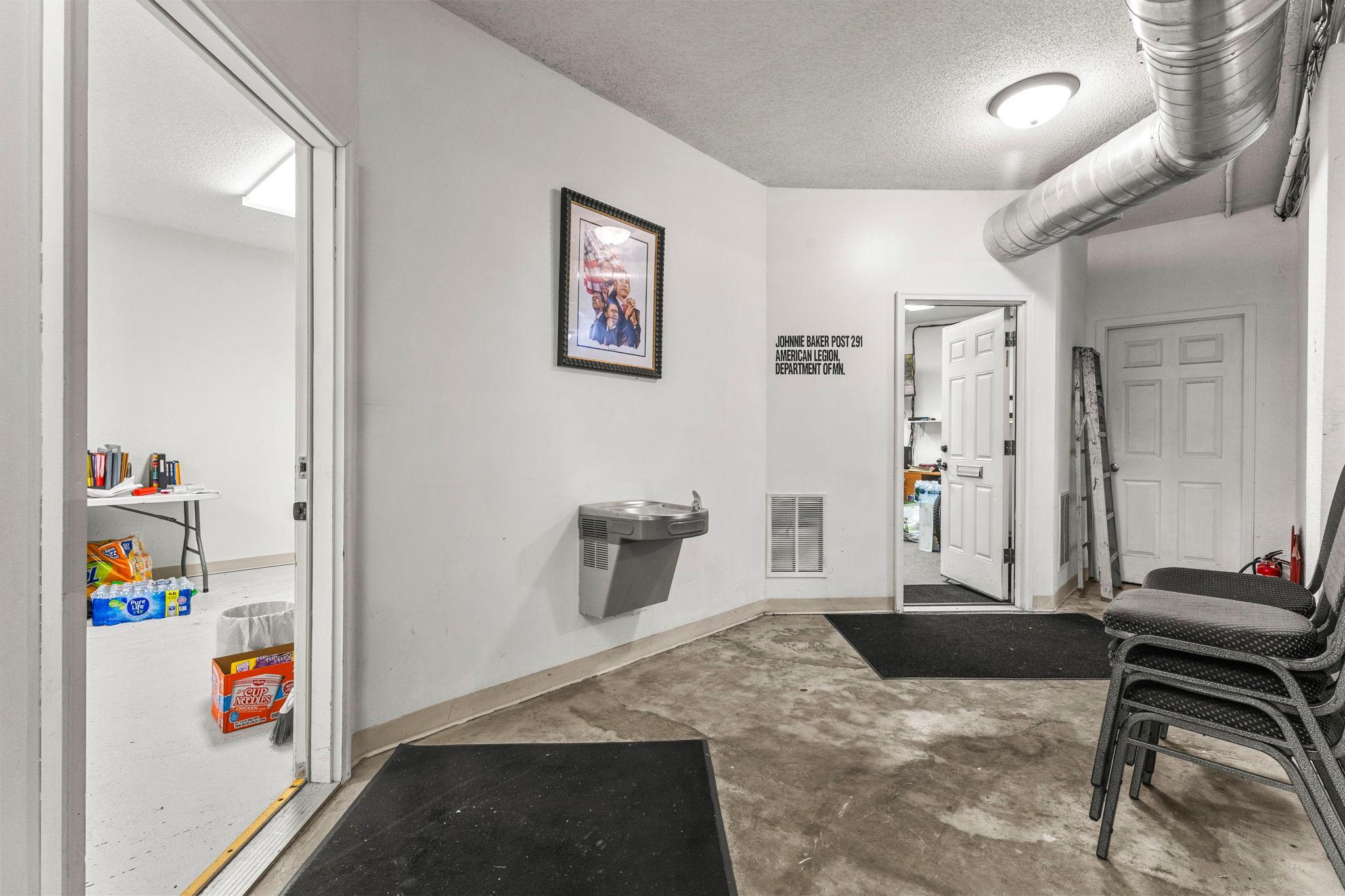 2038 W Broadway Avenue Property Photo 28