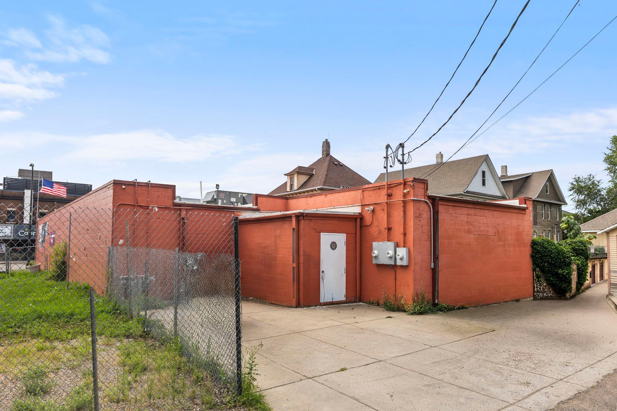 2038 W Broadway Avenue Property Photo 39