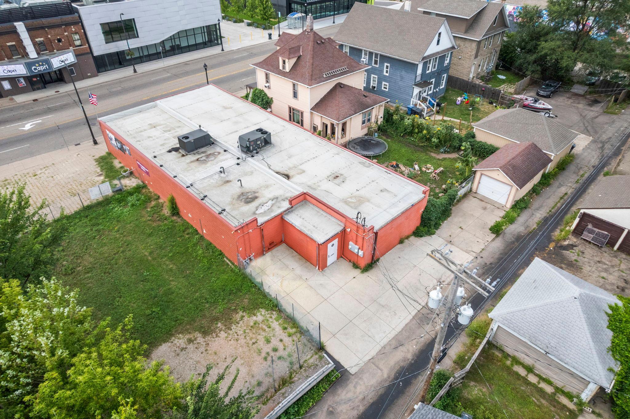 2038 W Broadway Avenue Property Photo 41