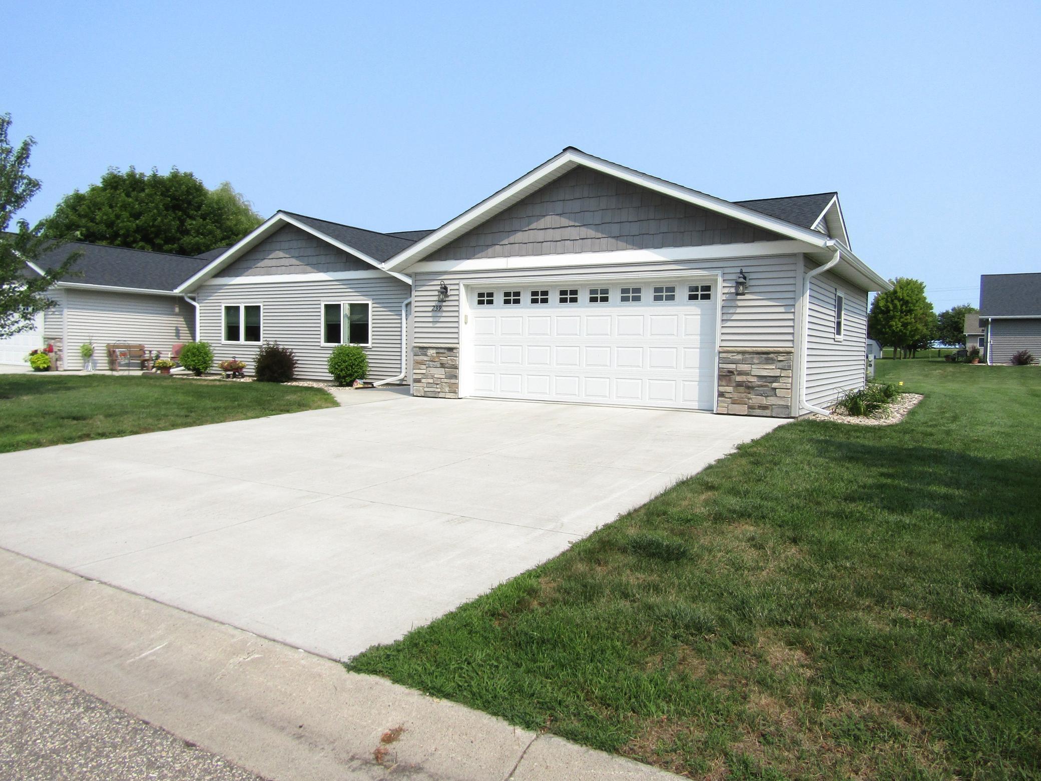 239 Mooney Circle Property Photo 1