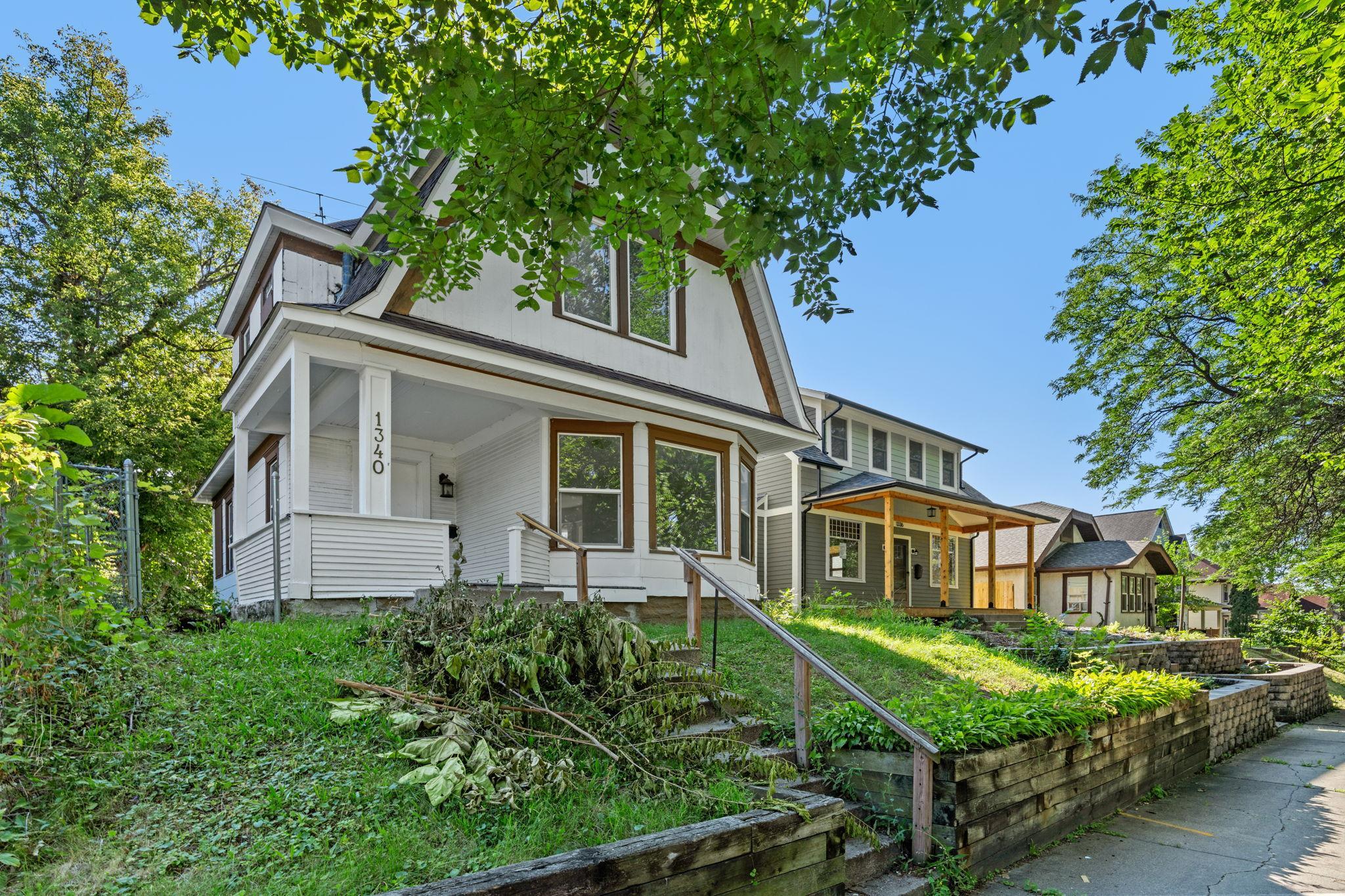 1340 Oliver Avenue N Property Photo 3