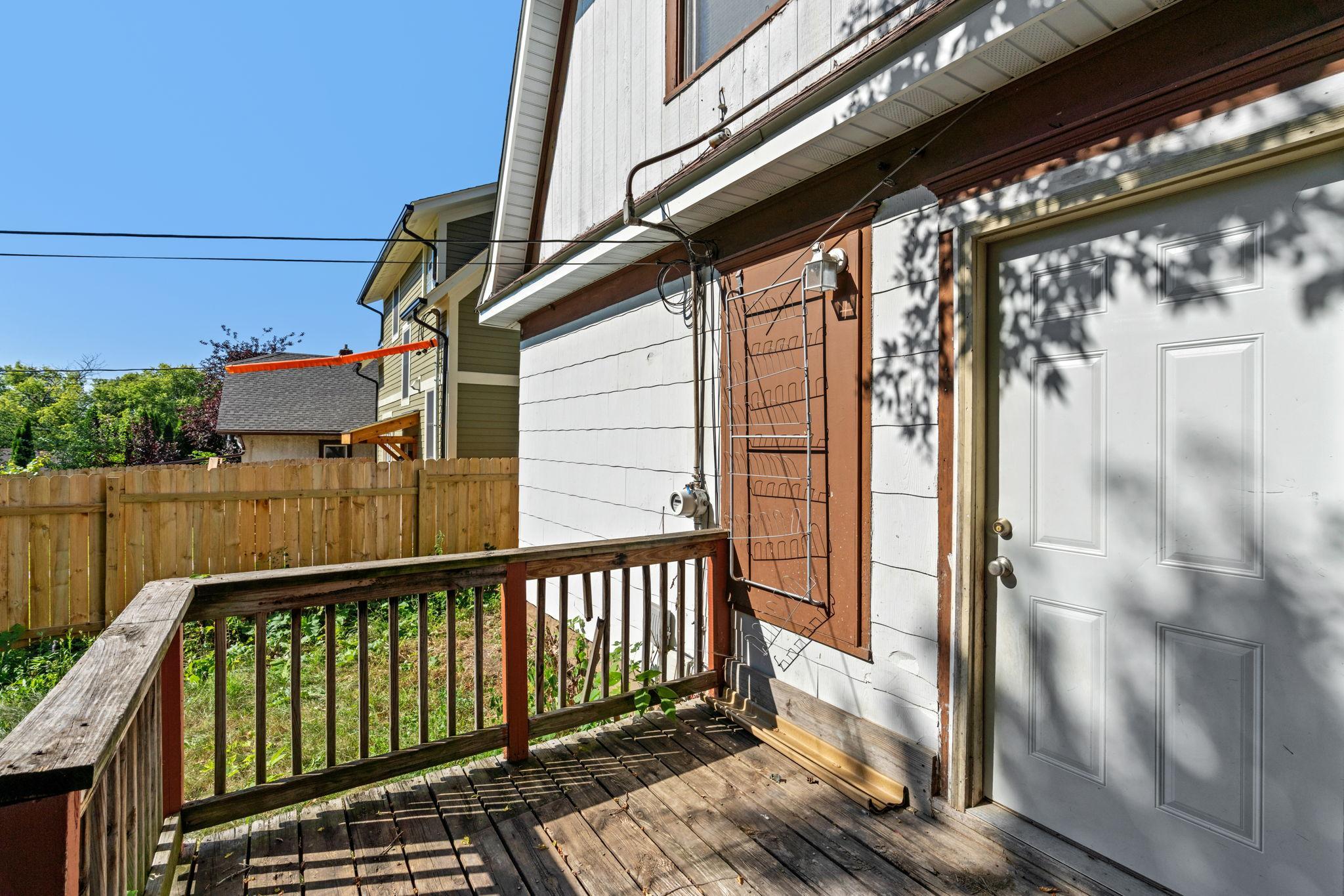 1340 Oliver Avenue N Property Photo 4