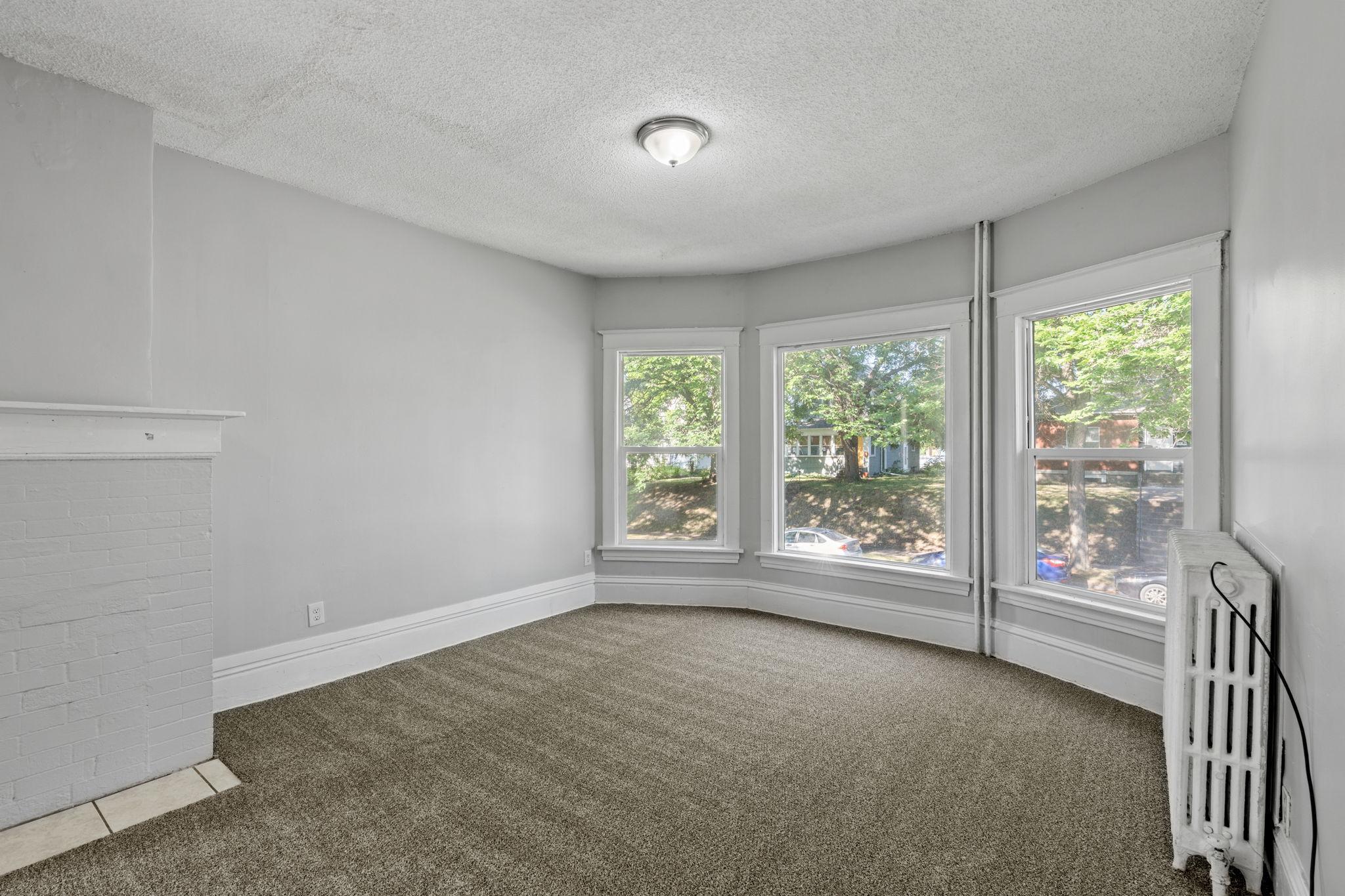 1340 Oliver Avenue N Property Photo 6