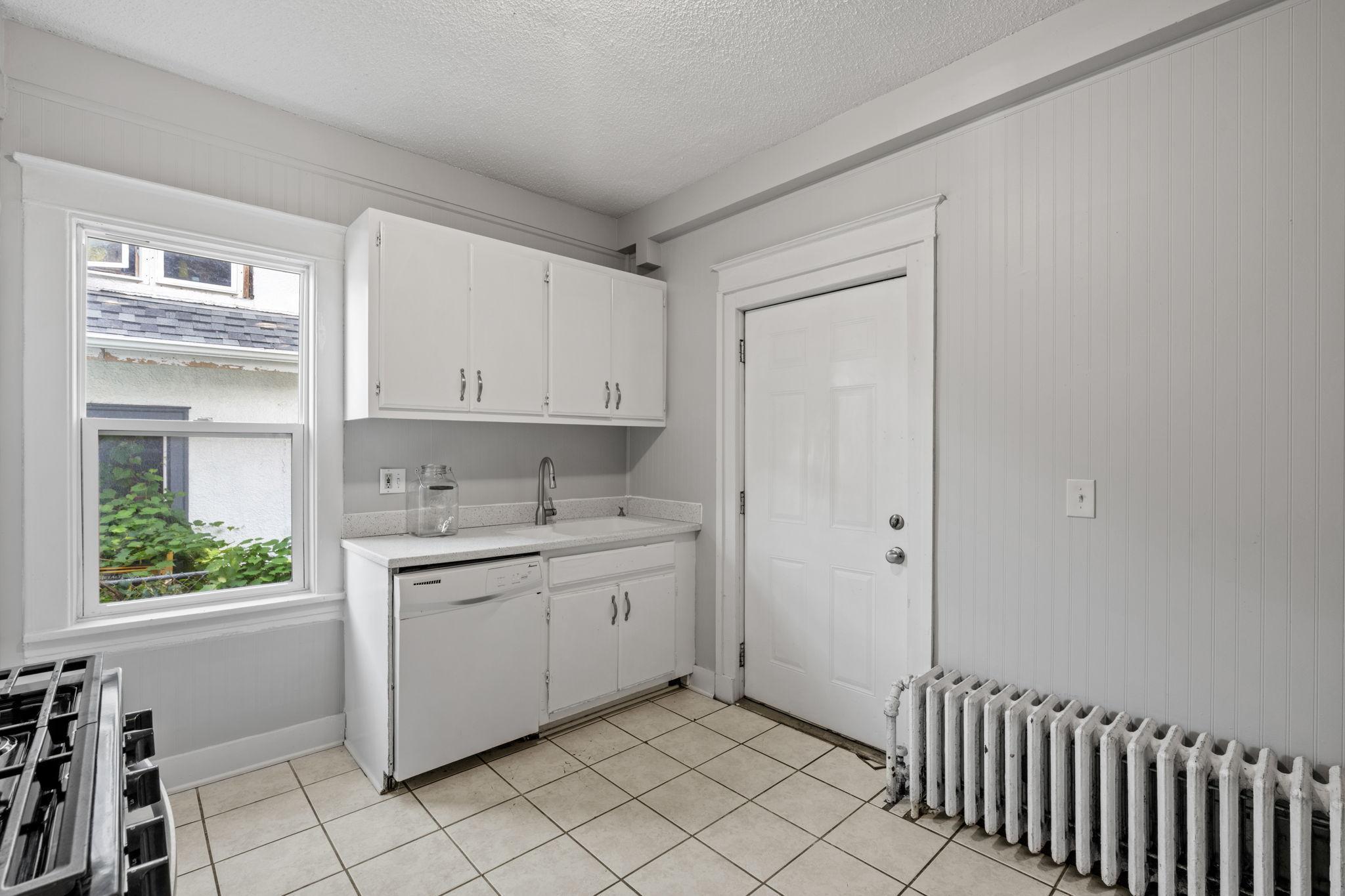 1340 Oliver Avenue N Property Photo 12