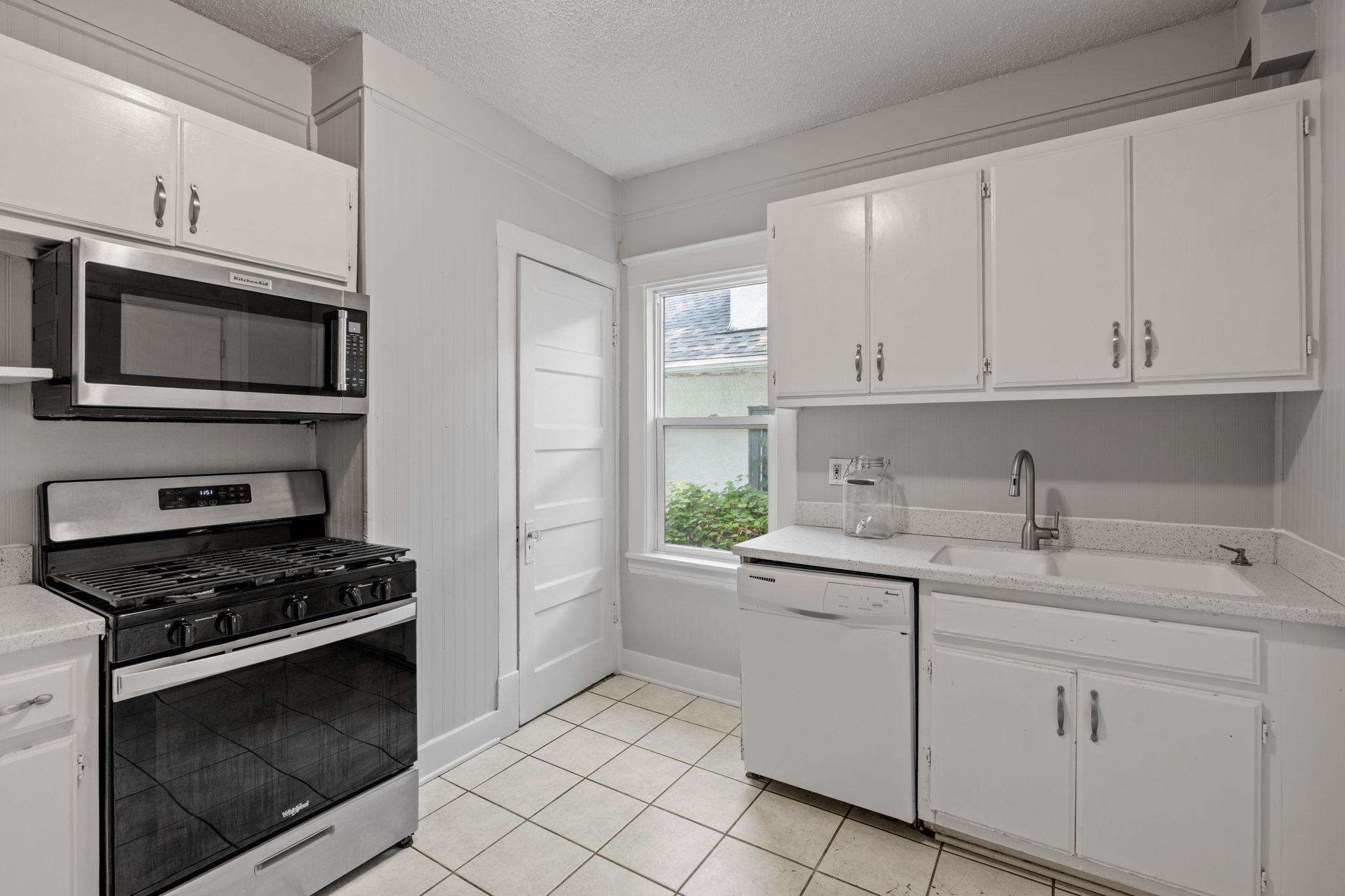 1340 Oliver Avenue N Property Photo 13