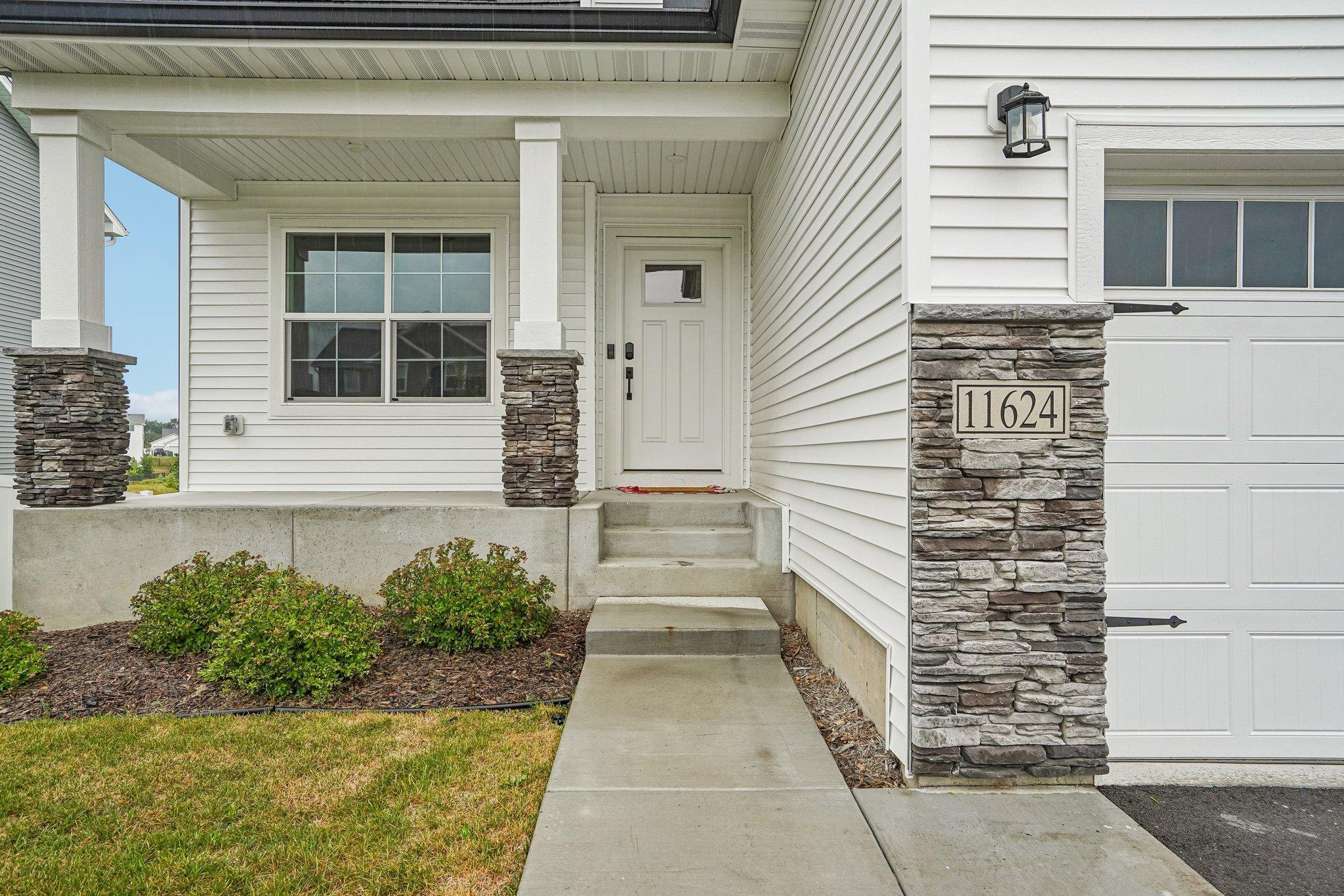 11624 5th Street Ne Property Photo 3