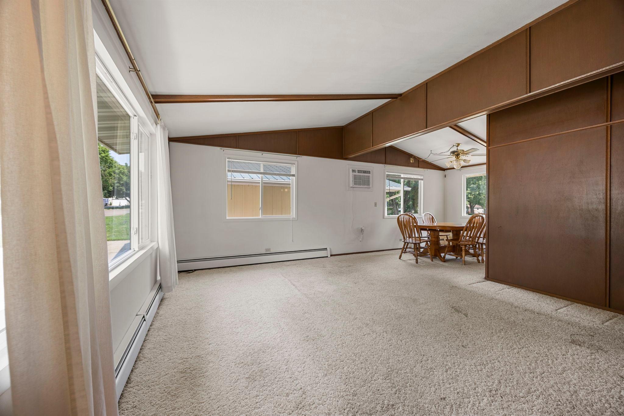 1230 8th Street Property Photo 8