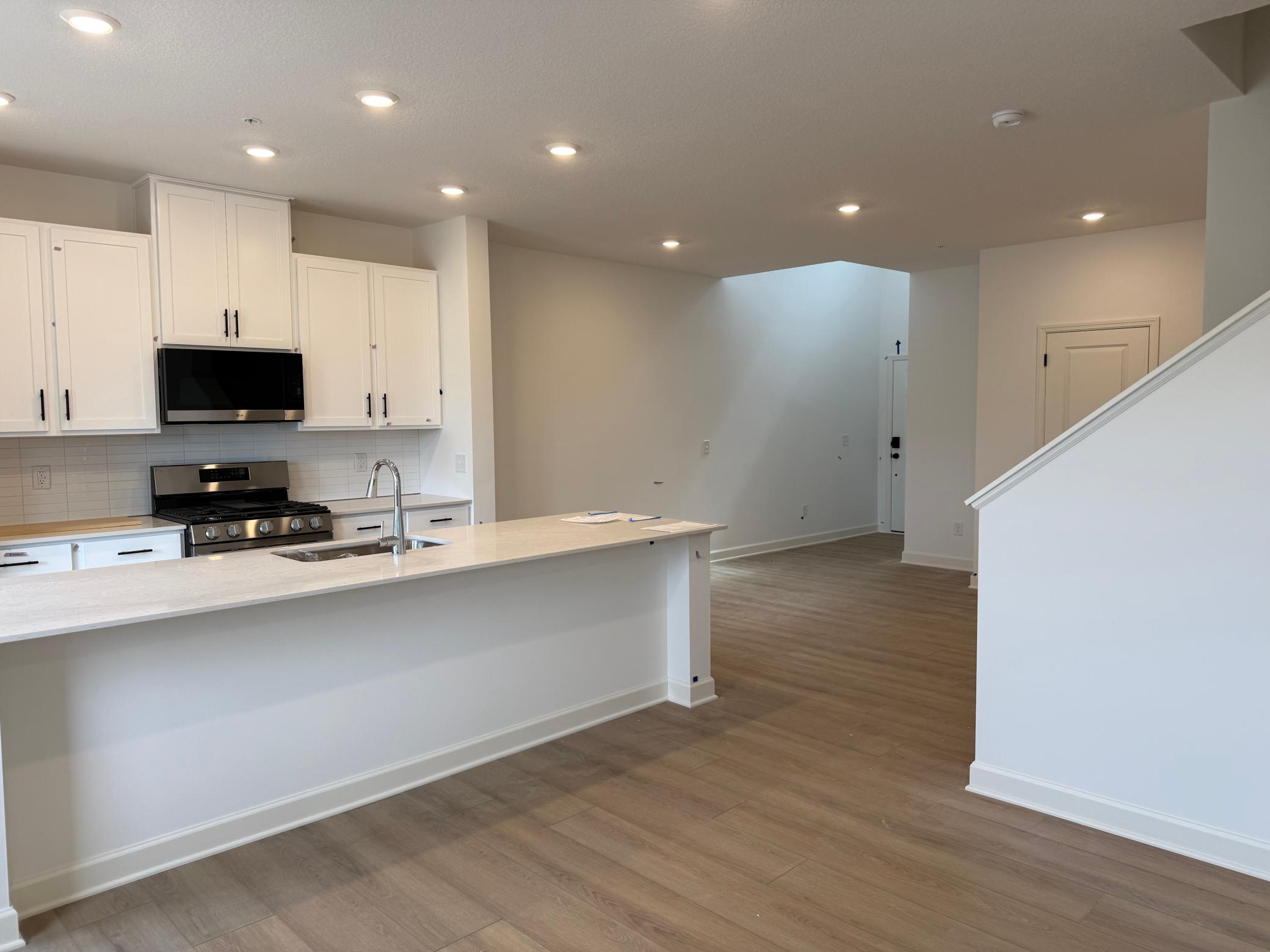10549 Harbor Lane N Property Photo 3