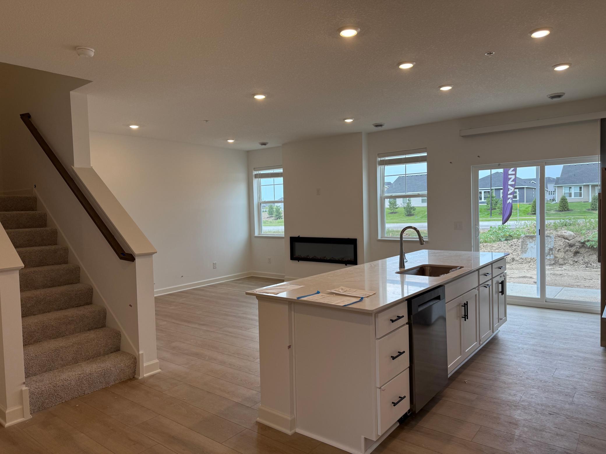 10549 Harbor Lane N Property Photo 4
