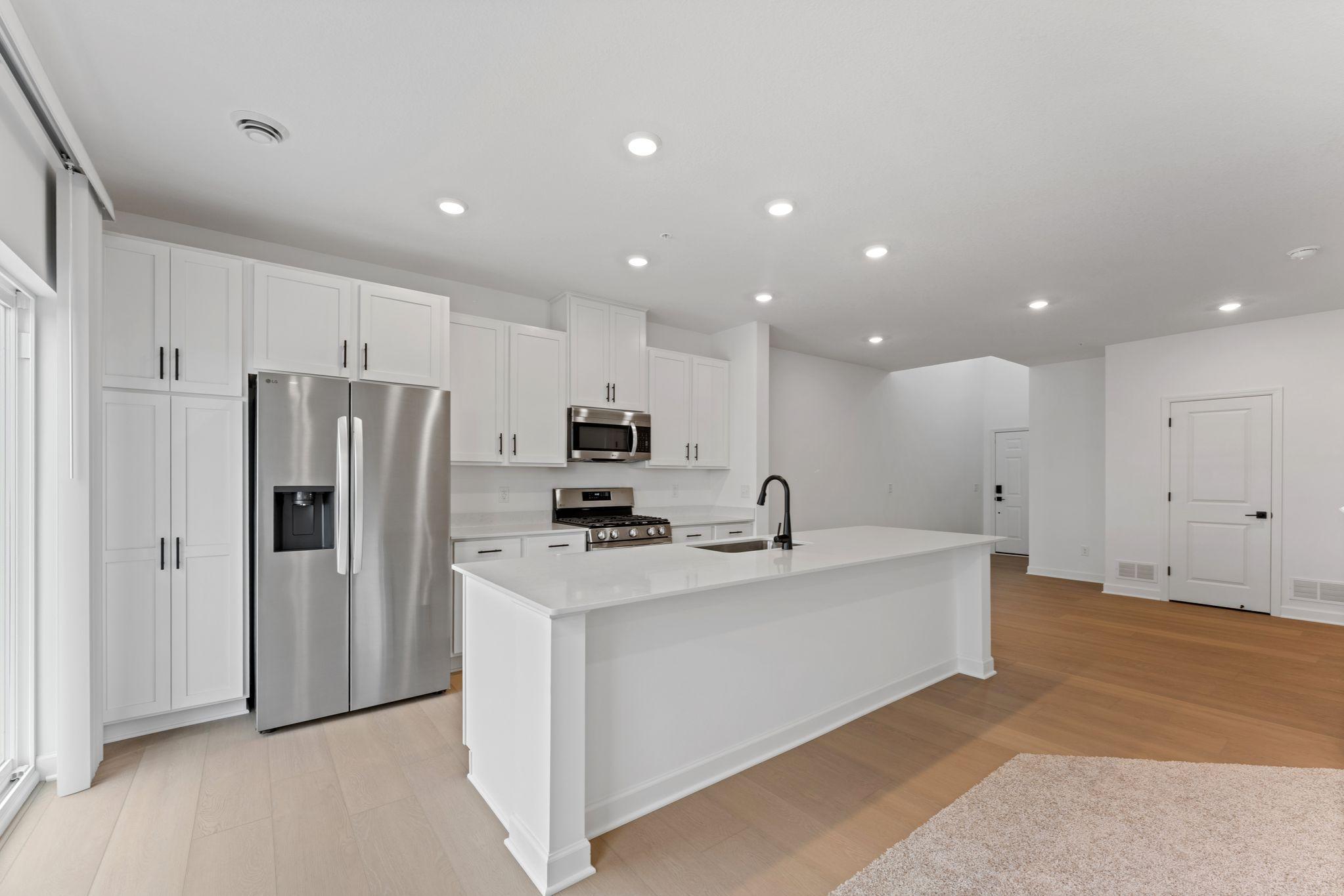 10549 Harbor Lane N Property Photo 6