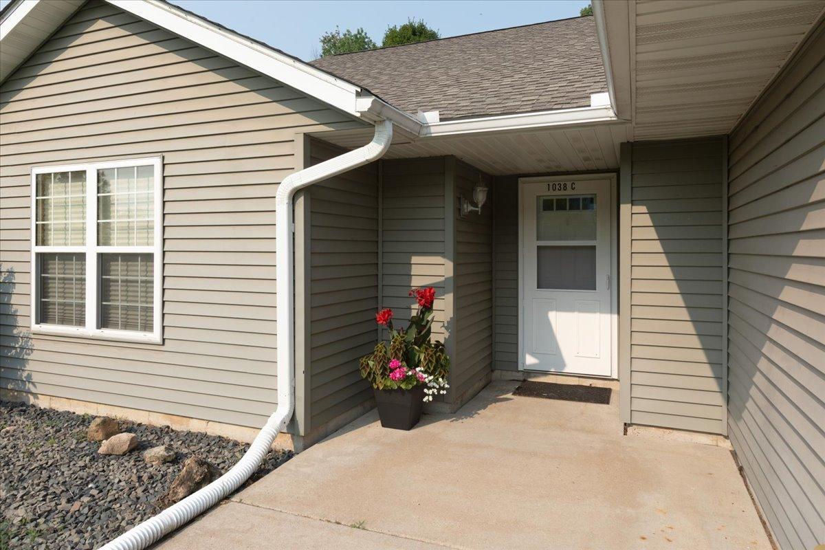 1038 Syme Avenue C Property Photo 2