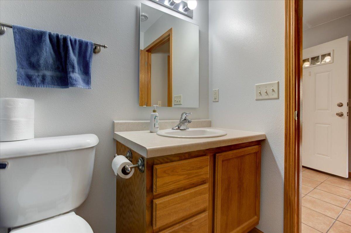 1038 Syme Avenue C Property Photo 4