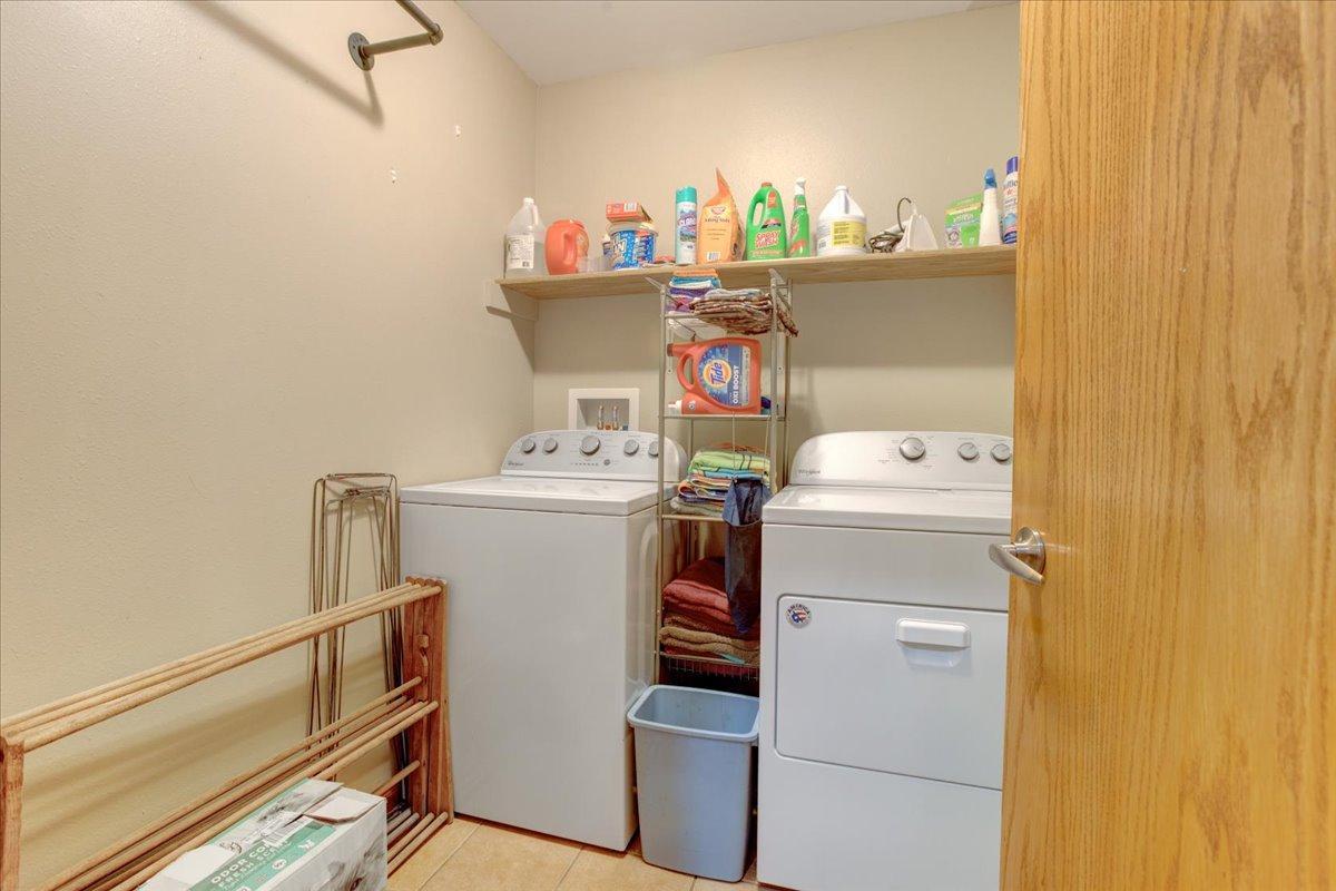 1038 Syme Avenue C Property Photo 9
