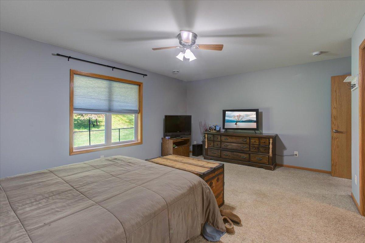 1038 Syme Avenue C Property Photo 18