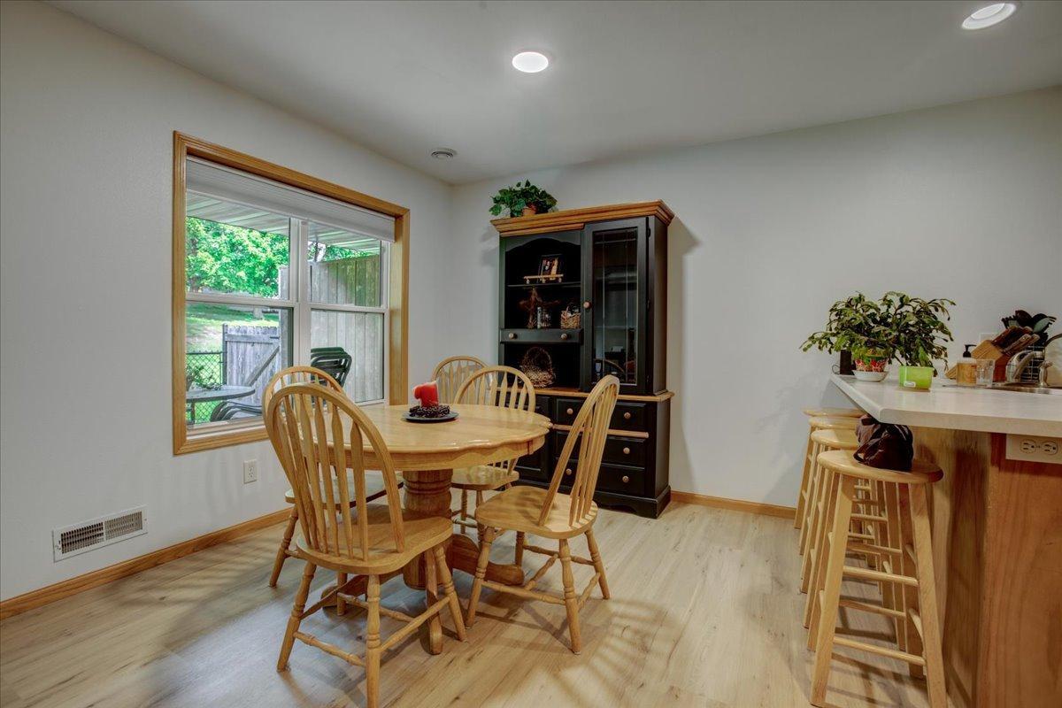 1038 Syme Avenue C Property Photo 22