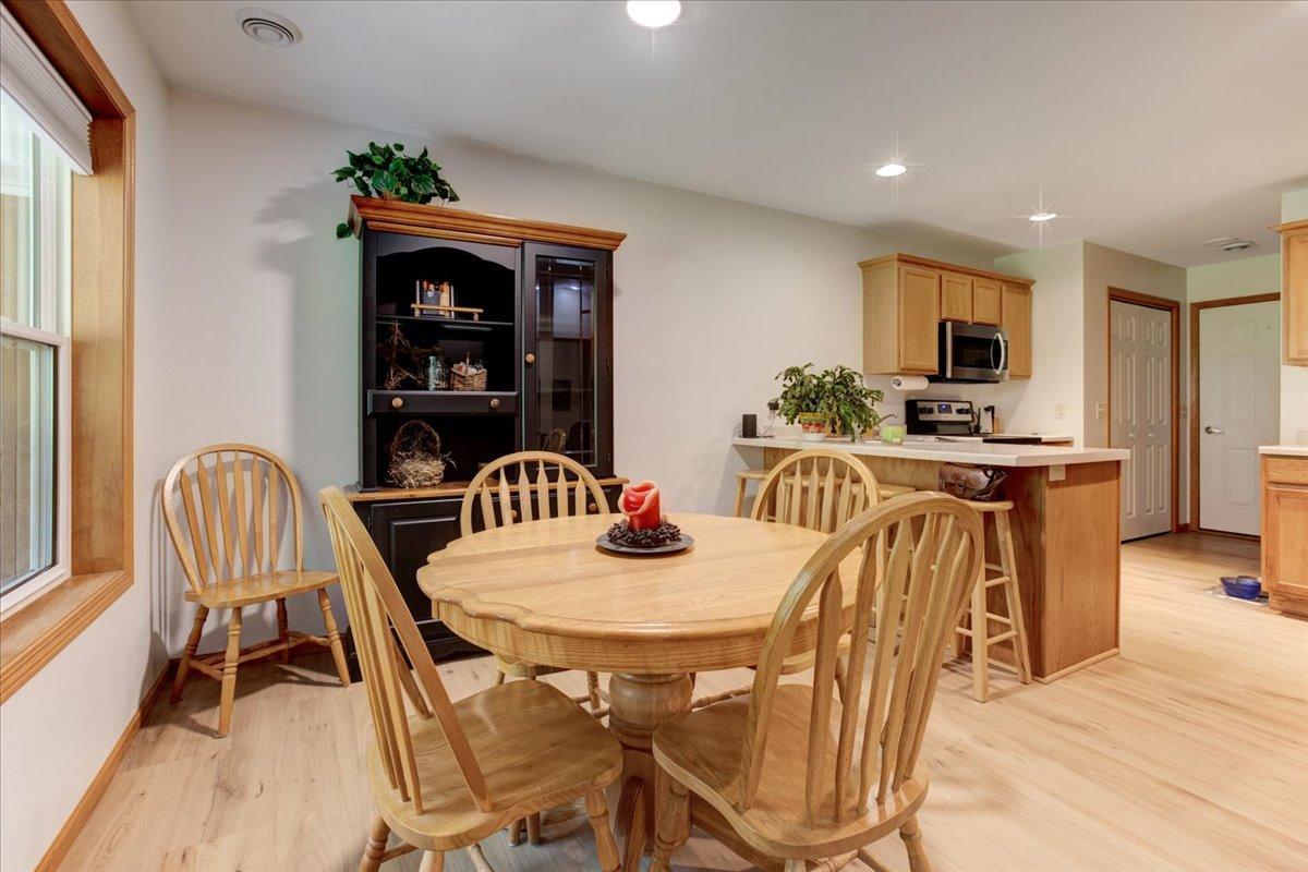 1038 Syme Avenue C Property Photo 23
