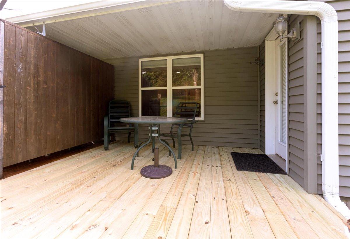 1038 Syme Avenue C Property Photo 27