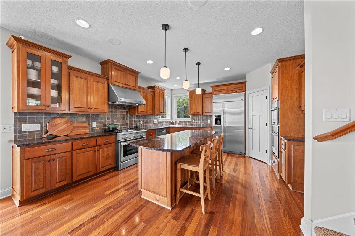 10614 Maple Boulevard Property Photo 8