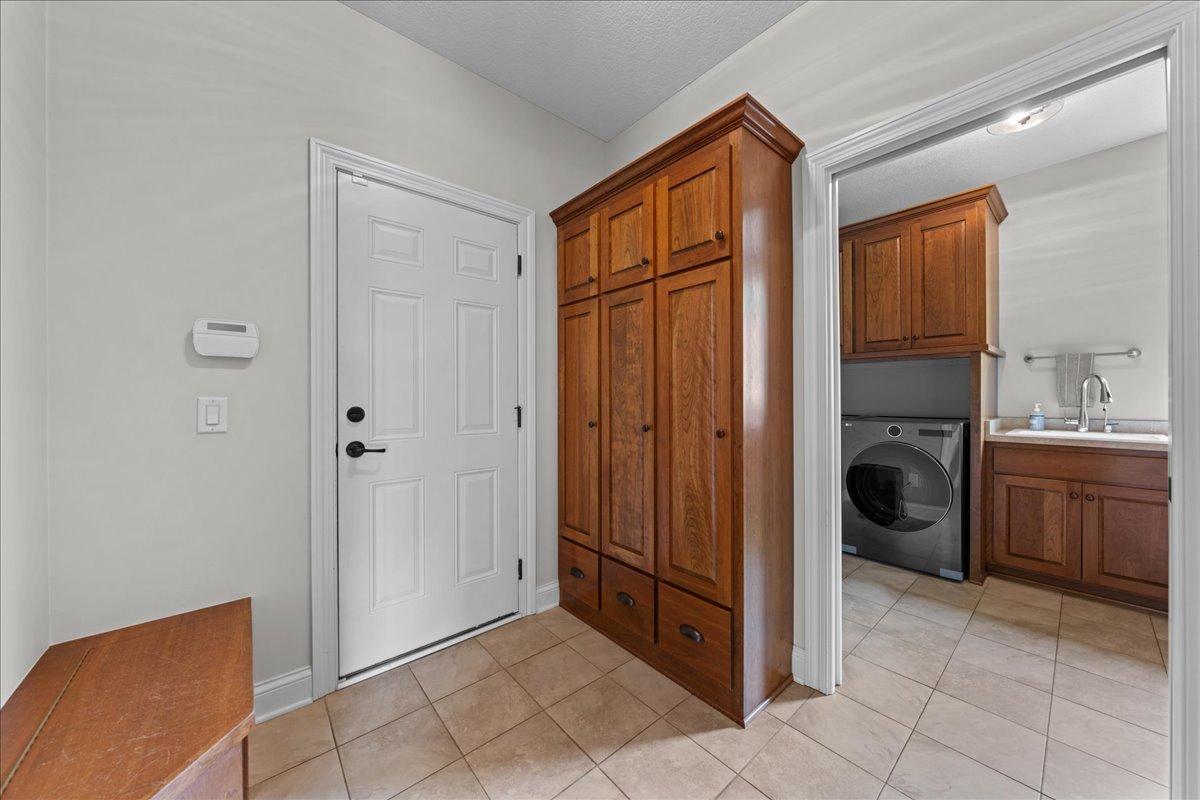 10614 Maple Boulevard Property Photo 26