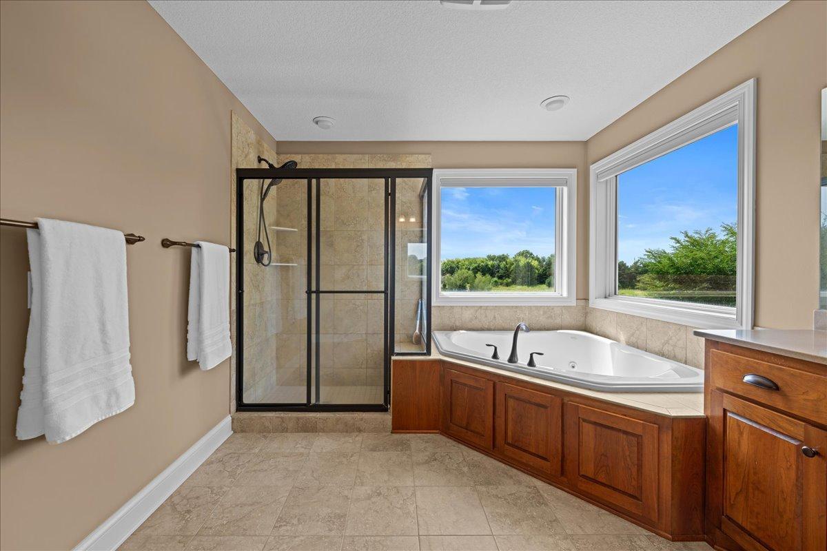10614 Maple Boulevard Property Photo 32