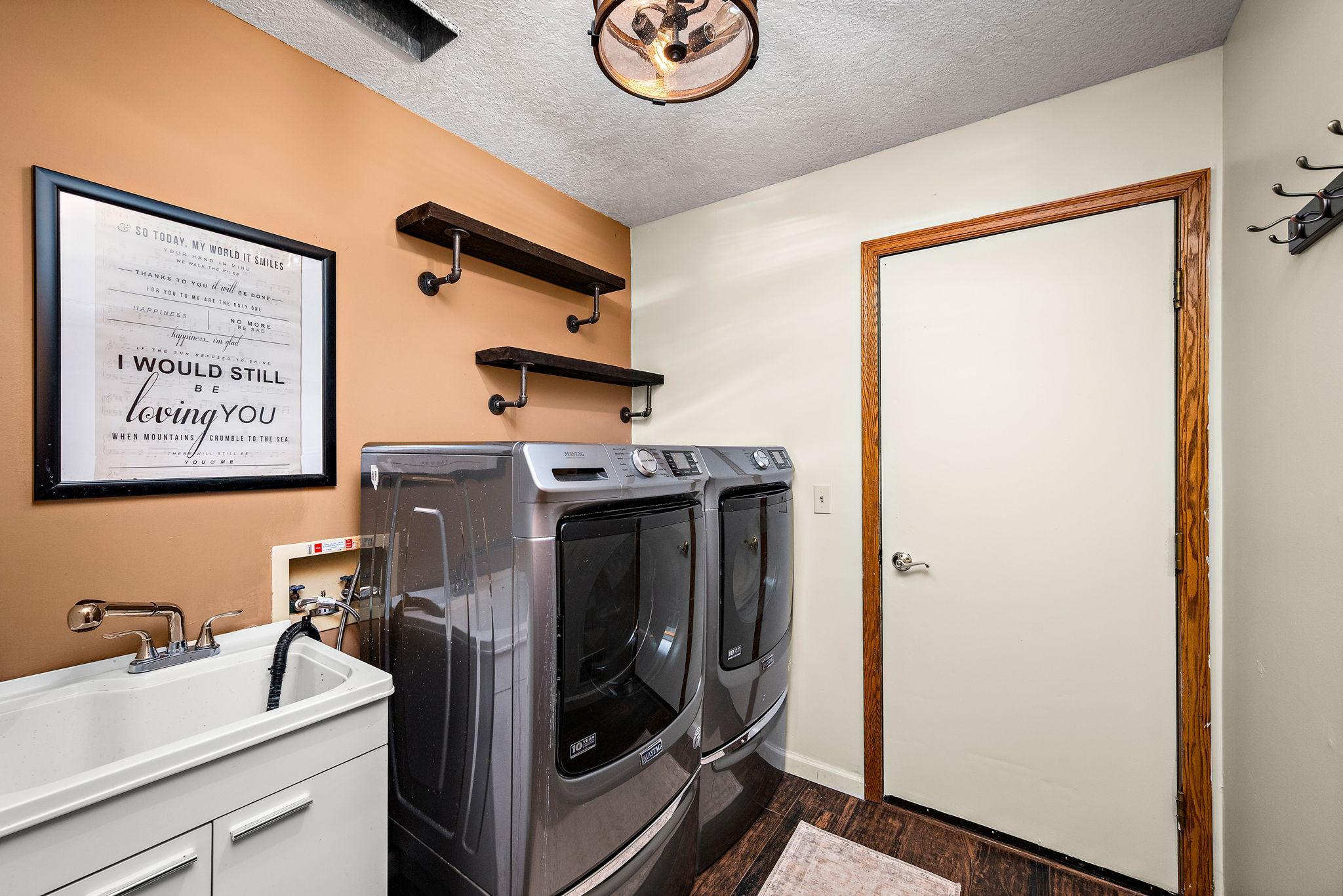 12155 Gantry Lane Property Photo 17